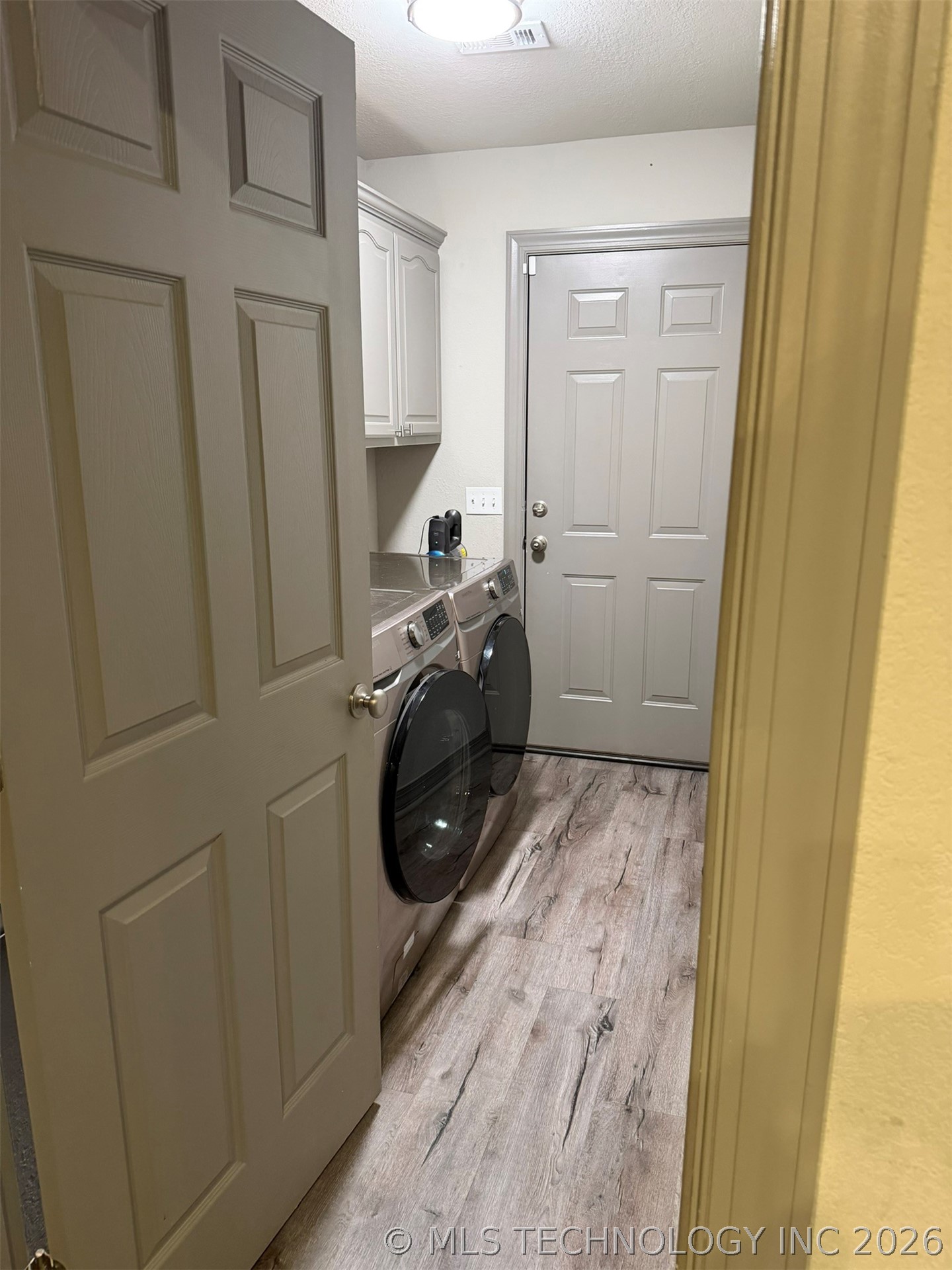 1813 Nightingale Circle Property Photo 24