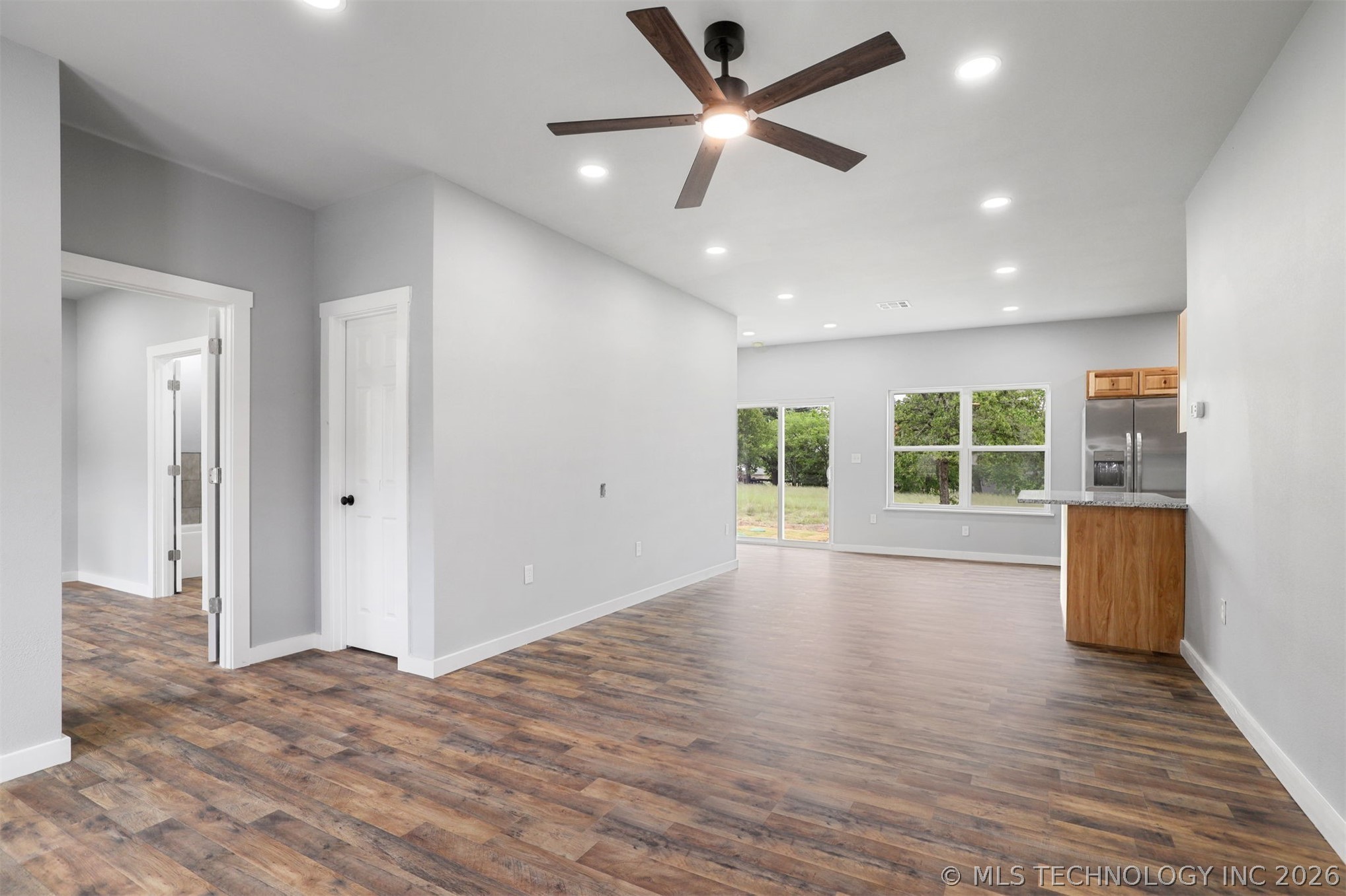 491 2nd Street Property Photo 5