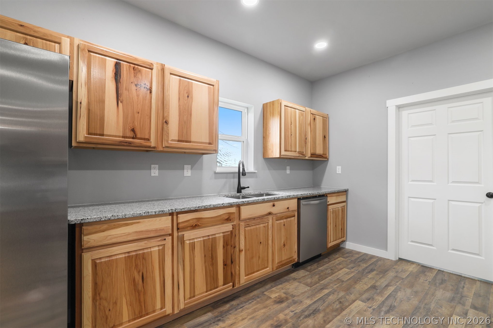 491 2nd Street Property Photo 7