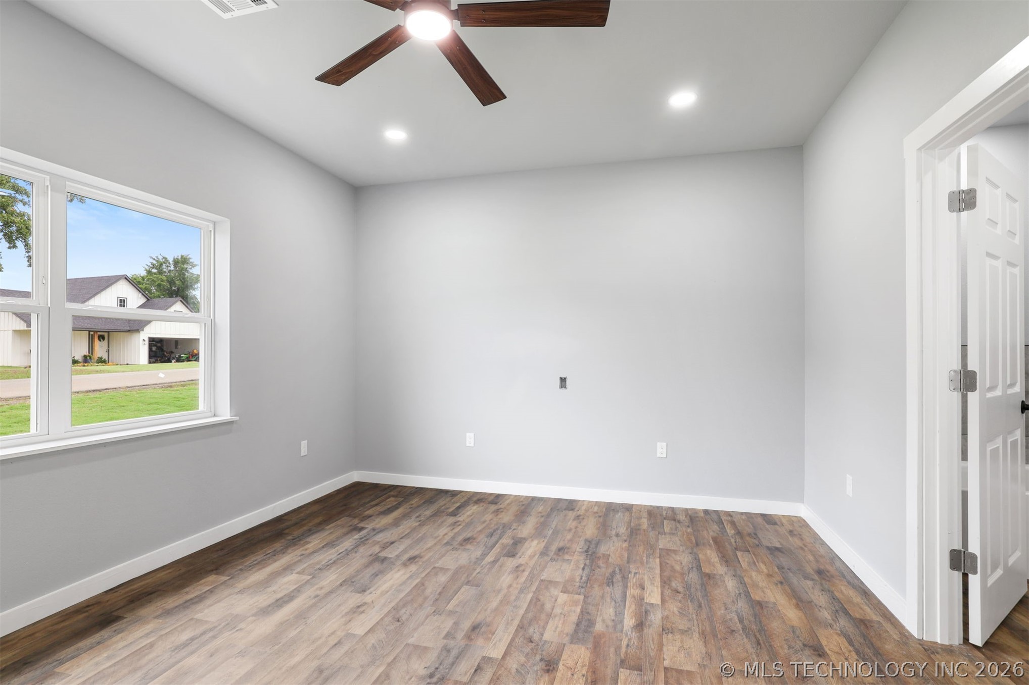 491 2nd Street Property Photo 12