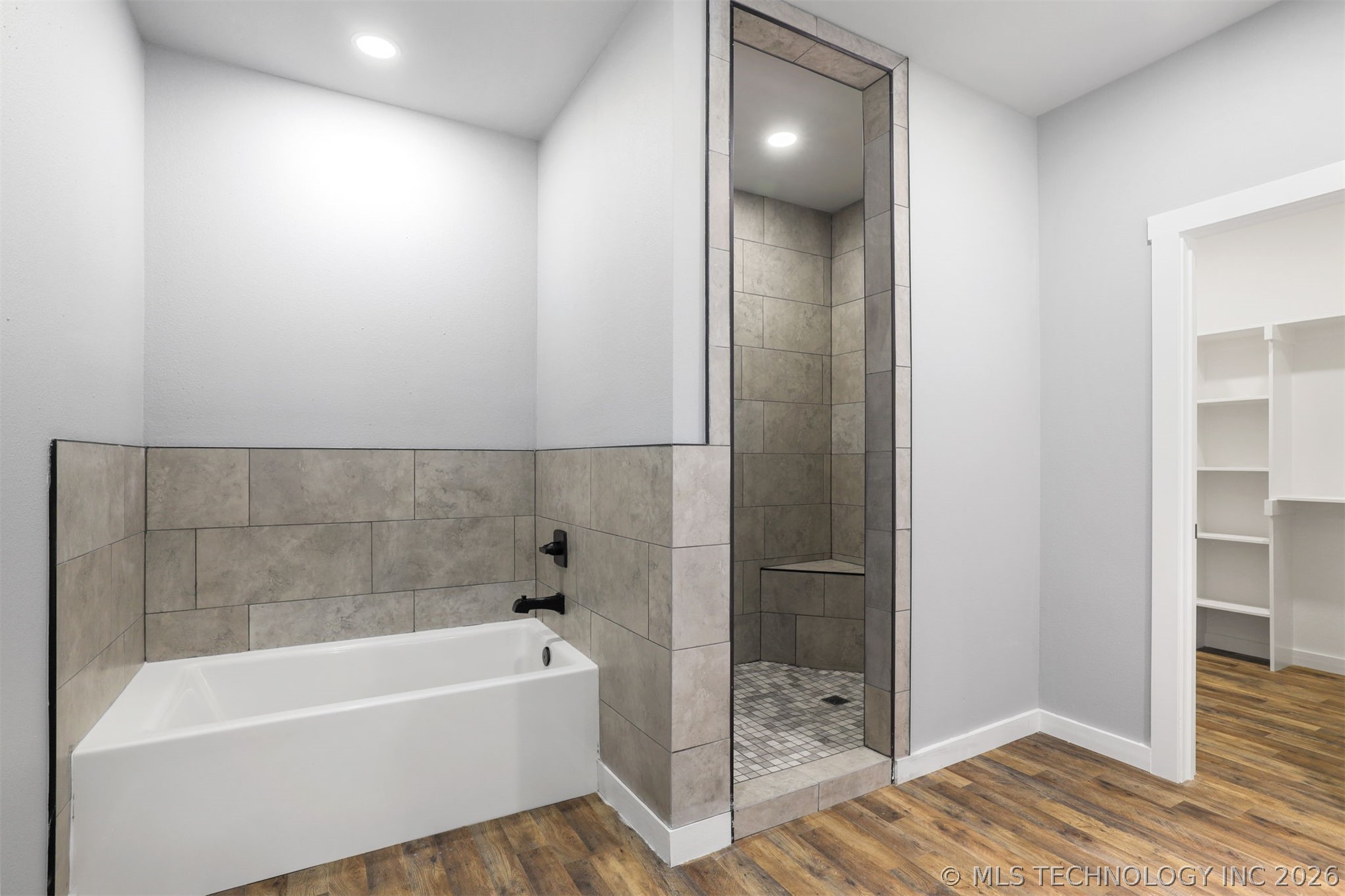 491 2nd Street Property Photo 14