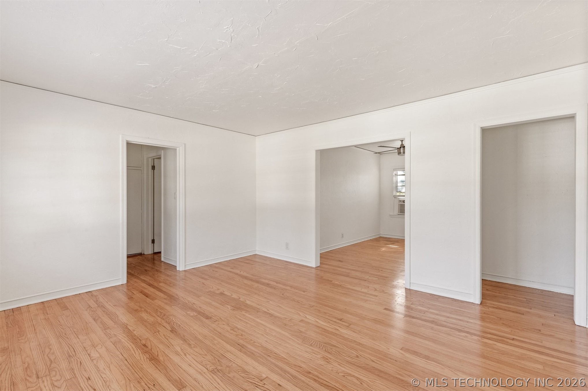 1520 E 17th Street Property Photo 6