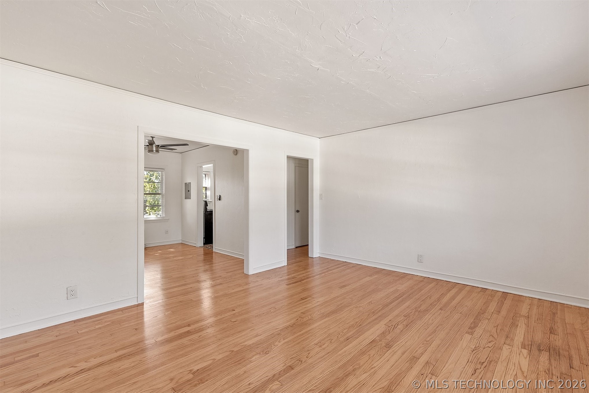 1520 E 17th Street Property Photo 8