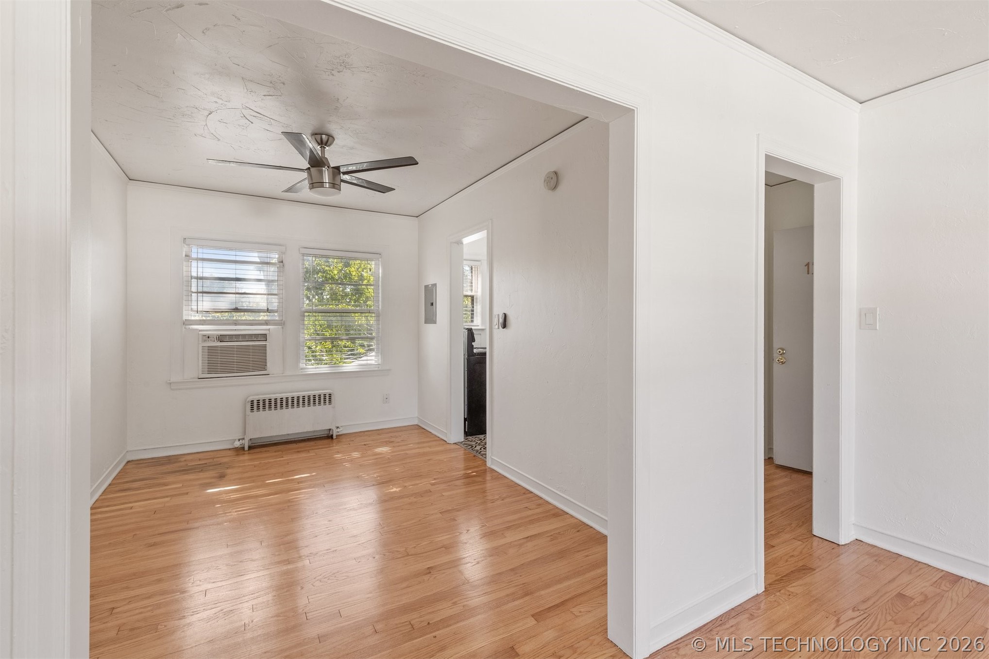 1520 E 17th Street Property Photo 9