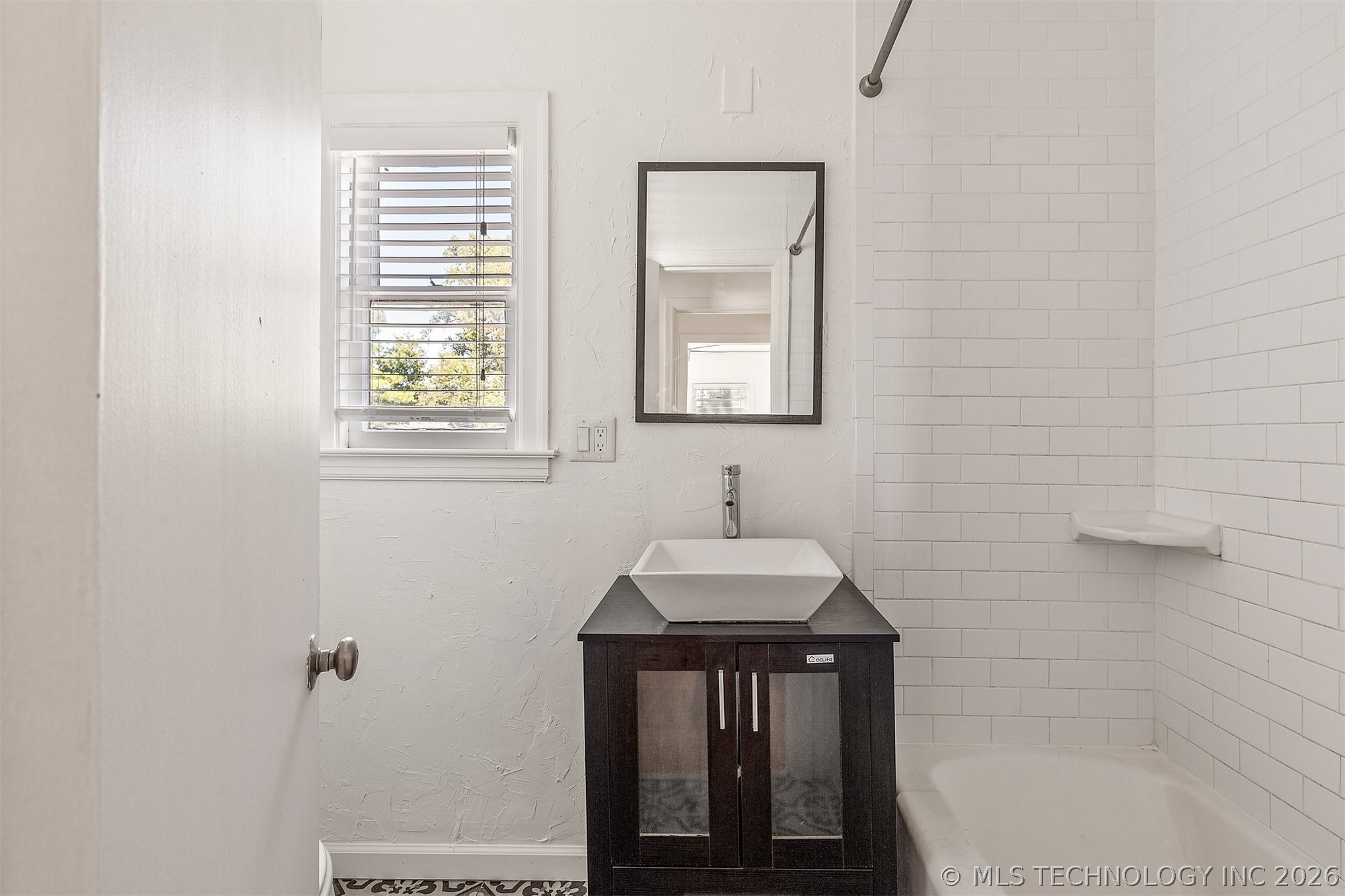 1520 E 17th Street Property Photo 22