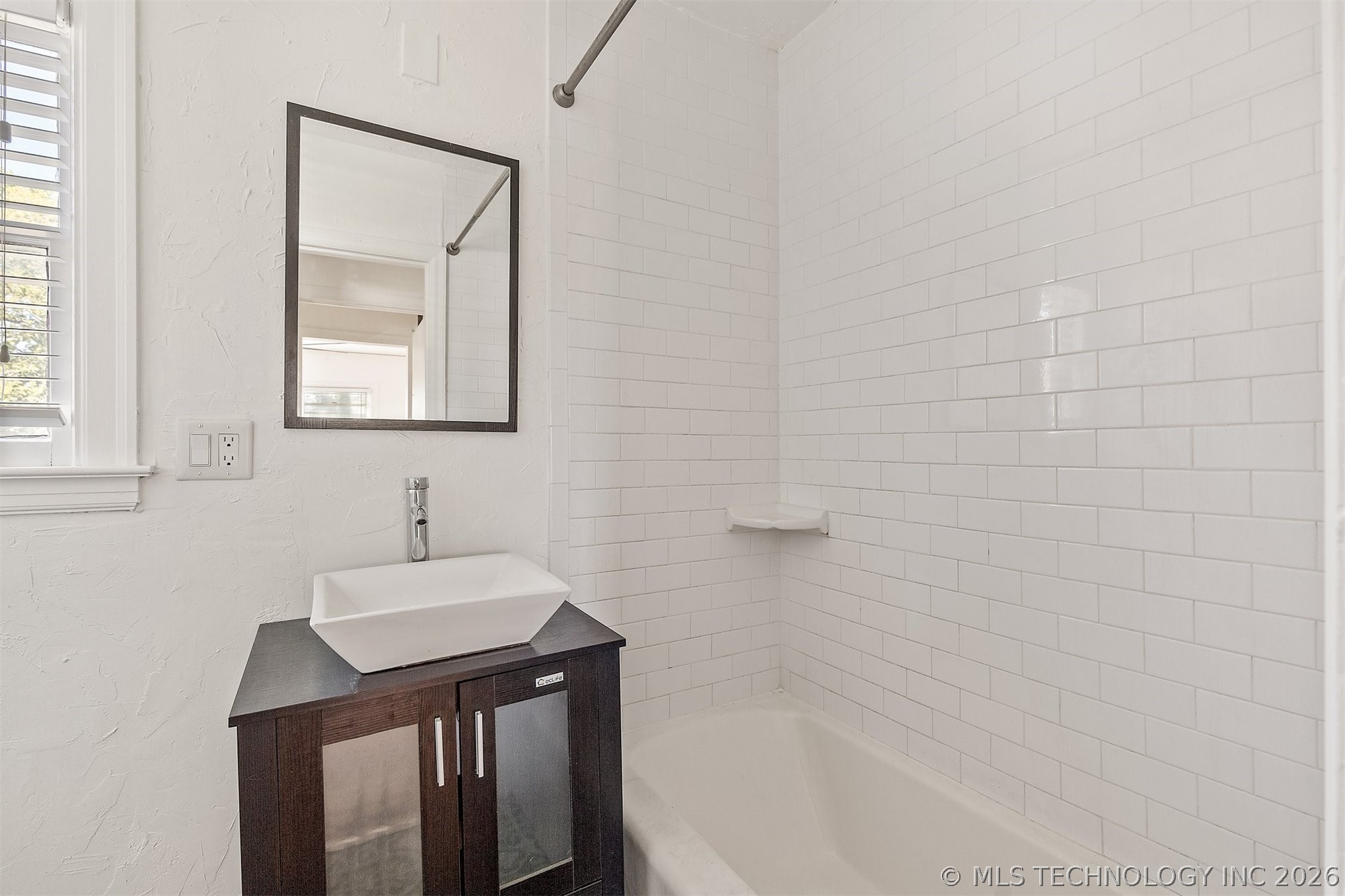 1520 E 17th Street Property Photo 23