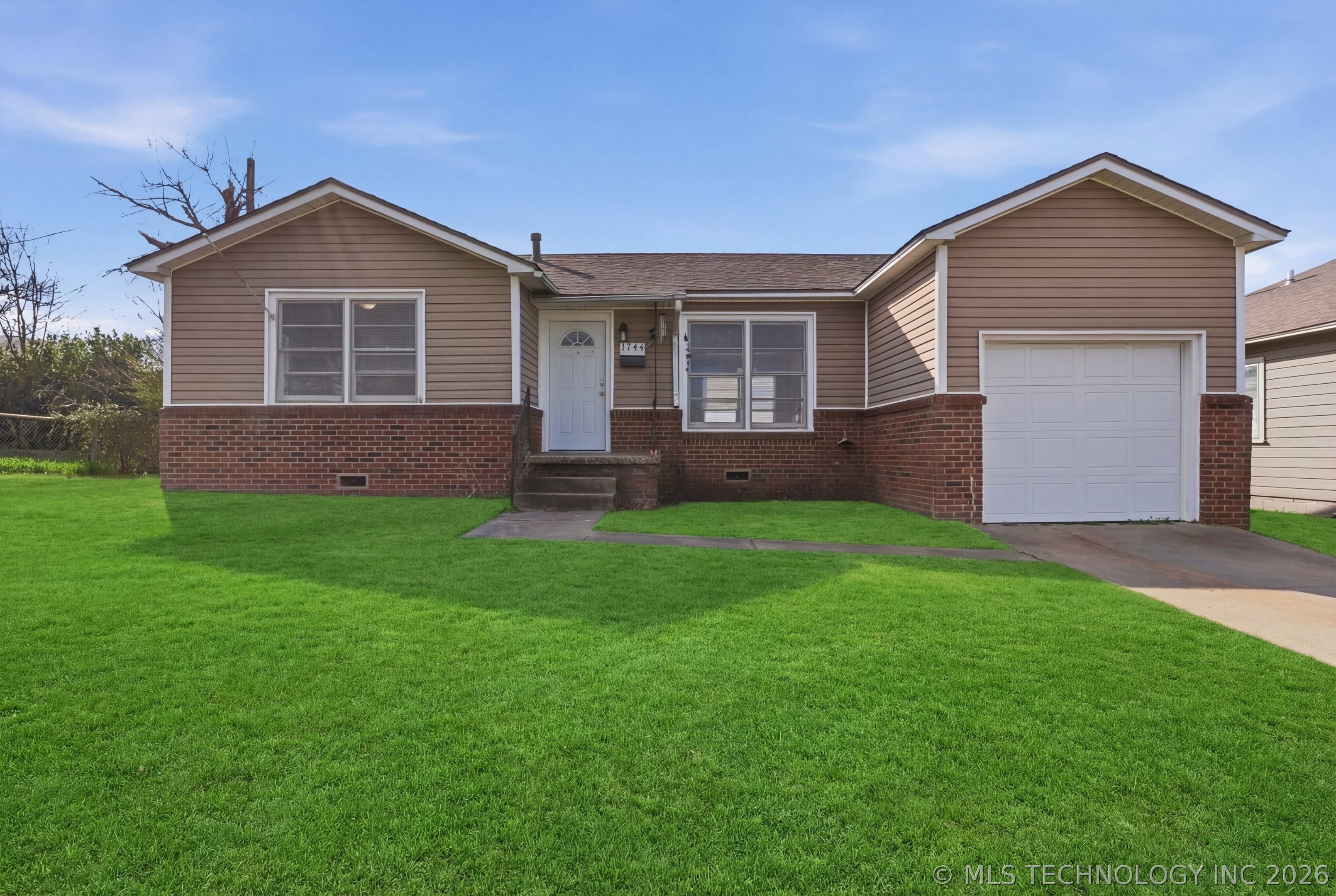 1744 S Lakewood Avenue Property Photo 1