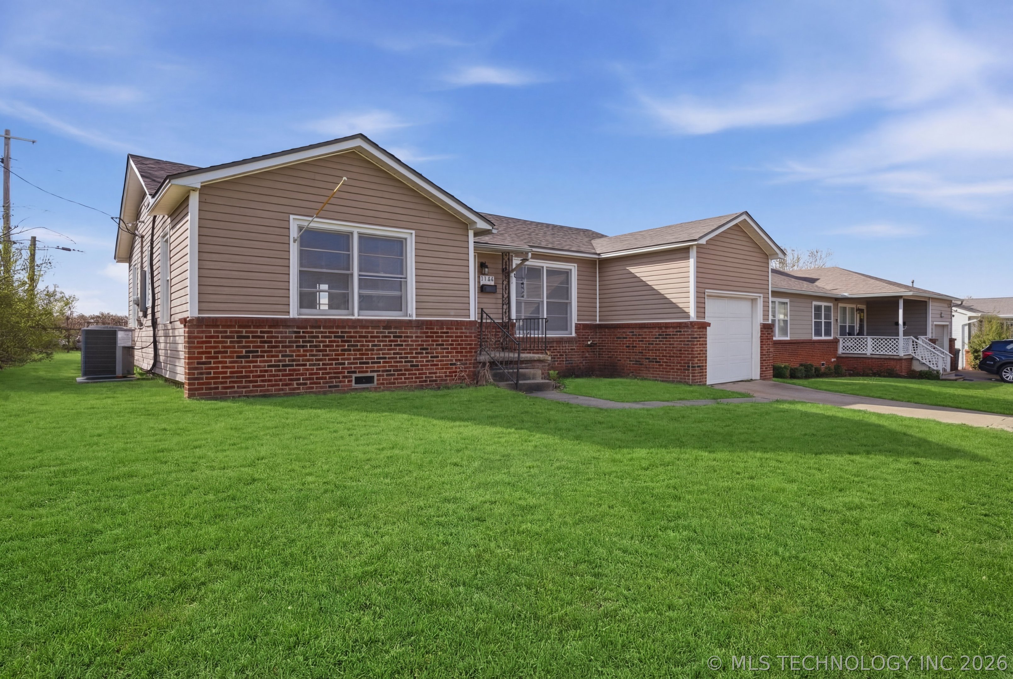 1744 S Lakewood Avenue Property Photo 2