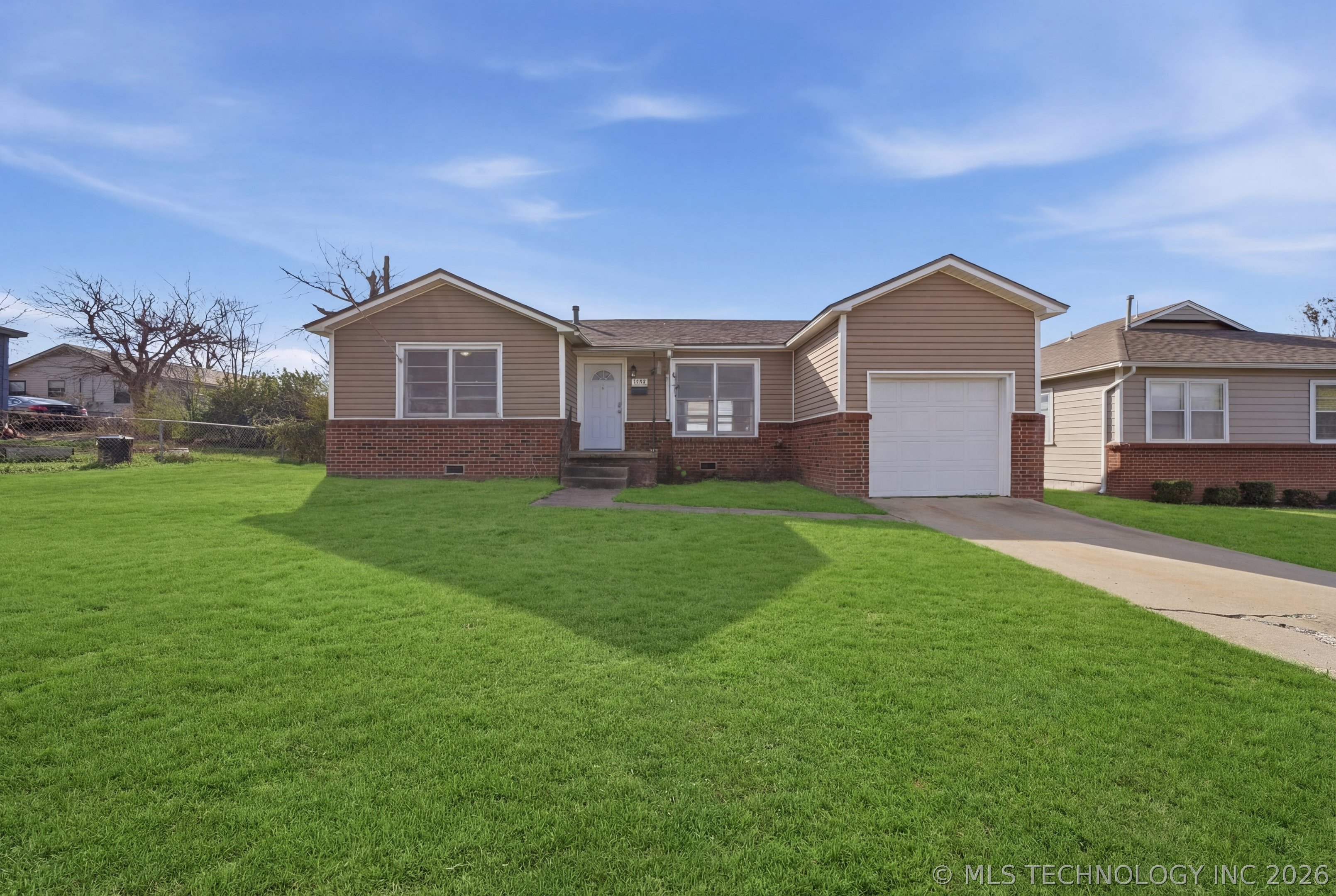 1744 S Lakewood Avenue Property Photo 3