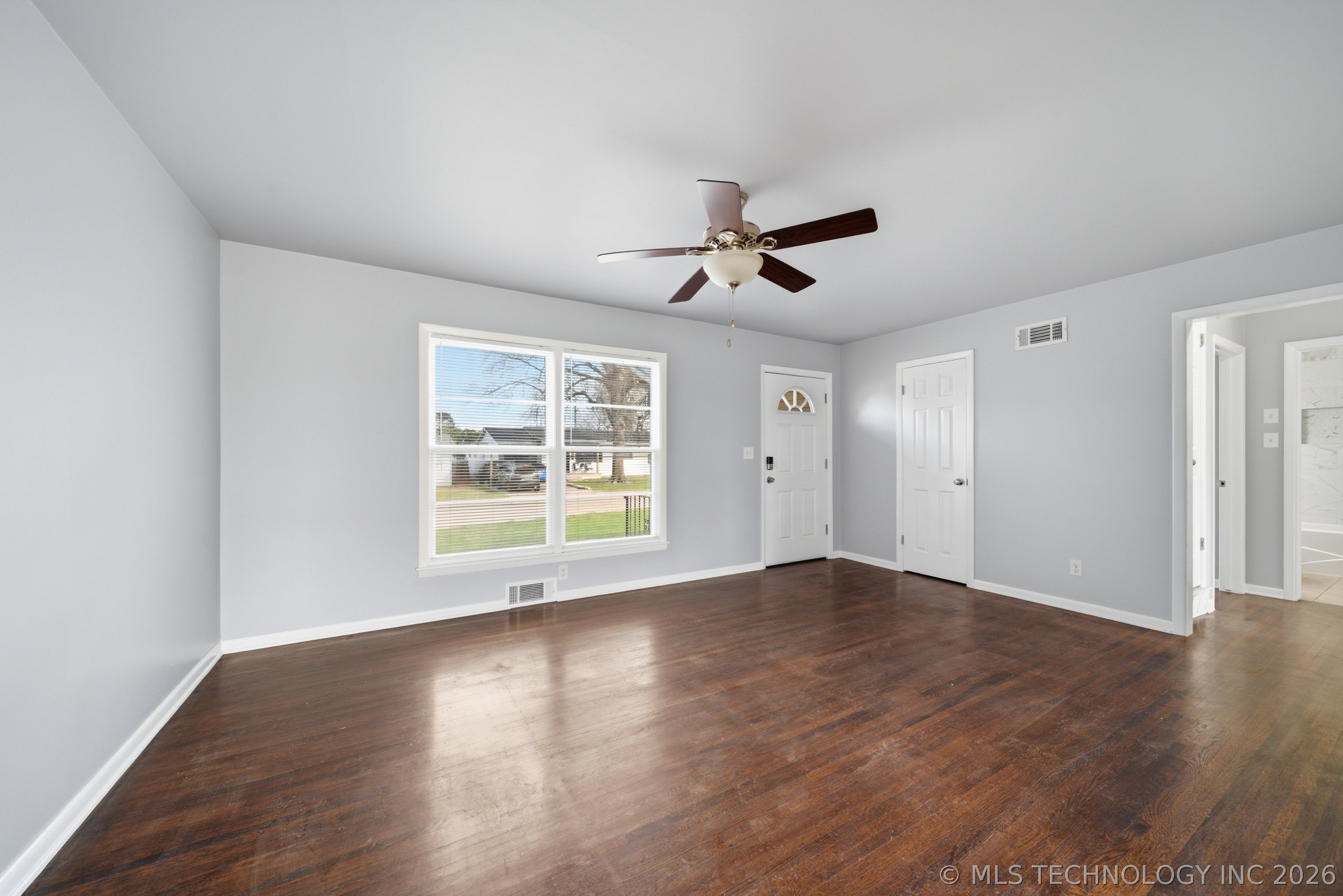 1744 S Lakewood Avenue Property Photo 9