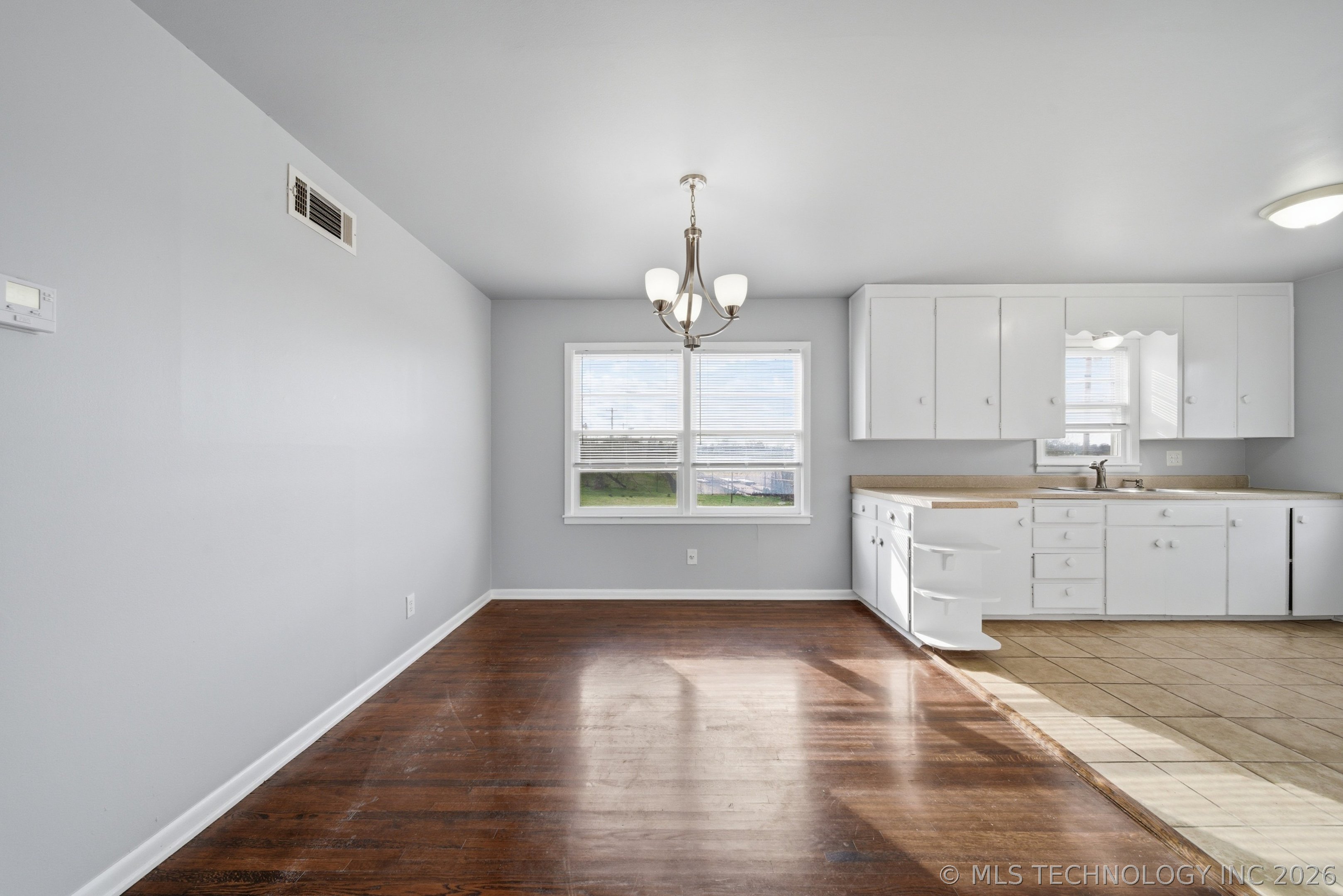 1744 S Lakewood Avenue Property Photo 10