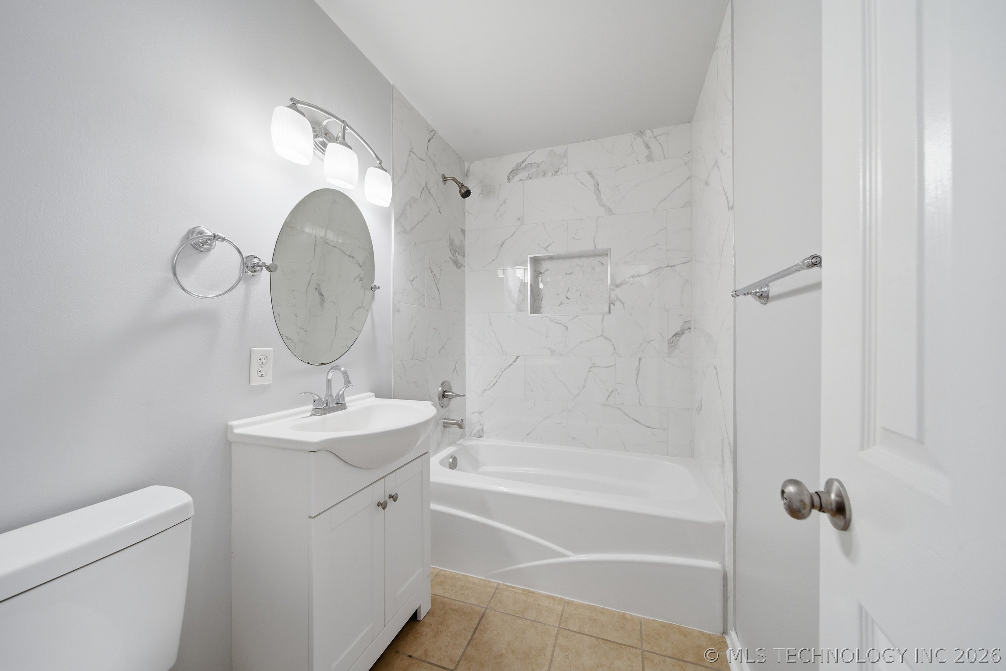1744 S Lakewood Avenue Property Photo 17