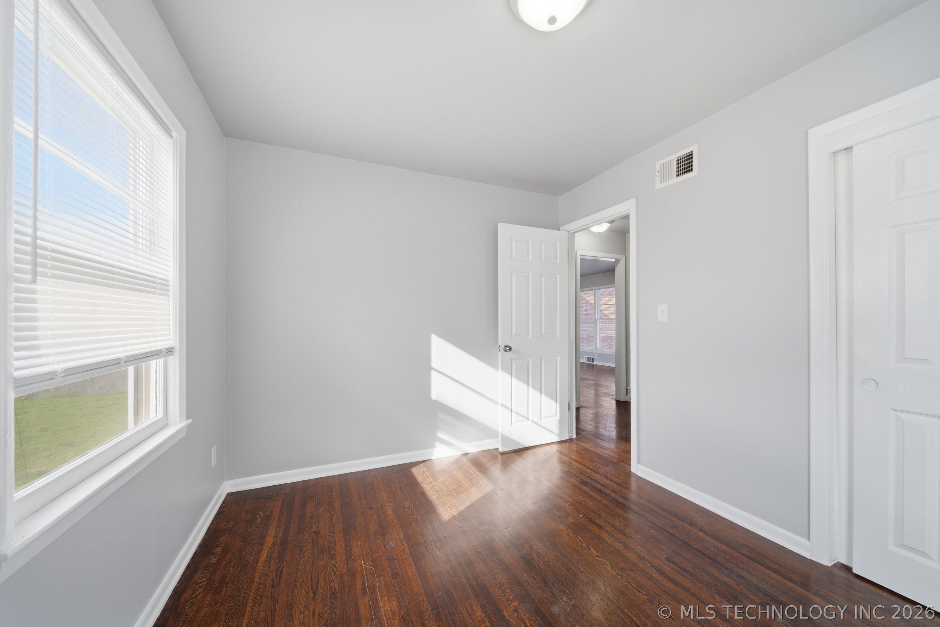 1744 S Lakewood Avenue Property Photo 20