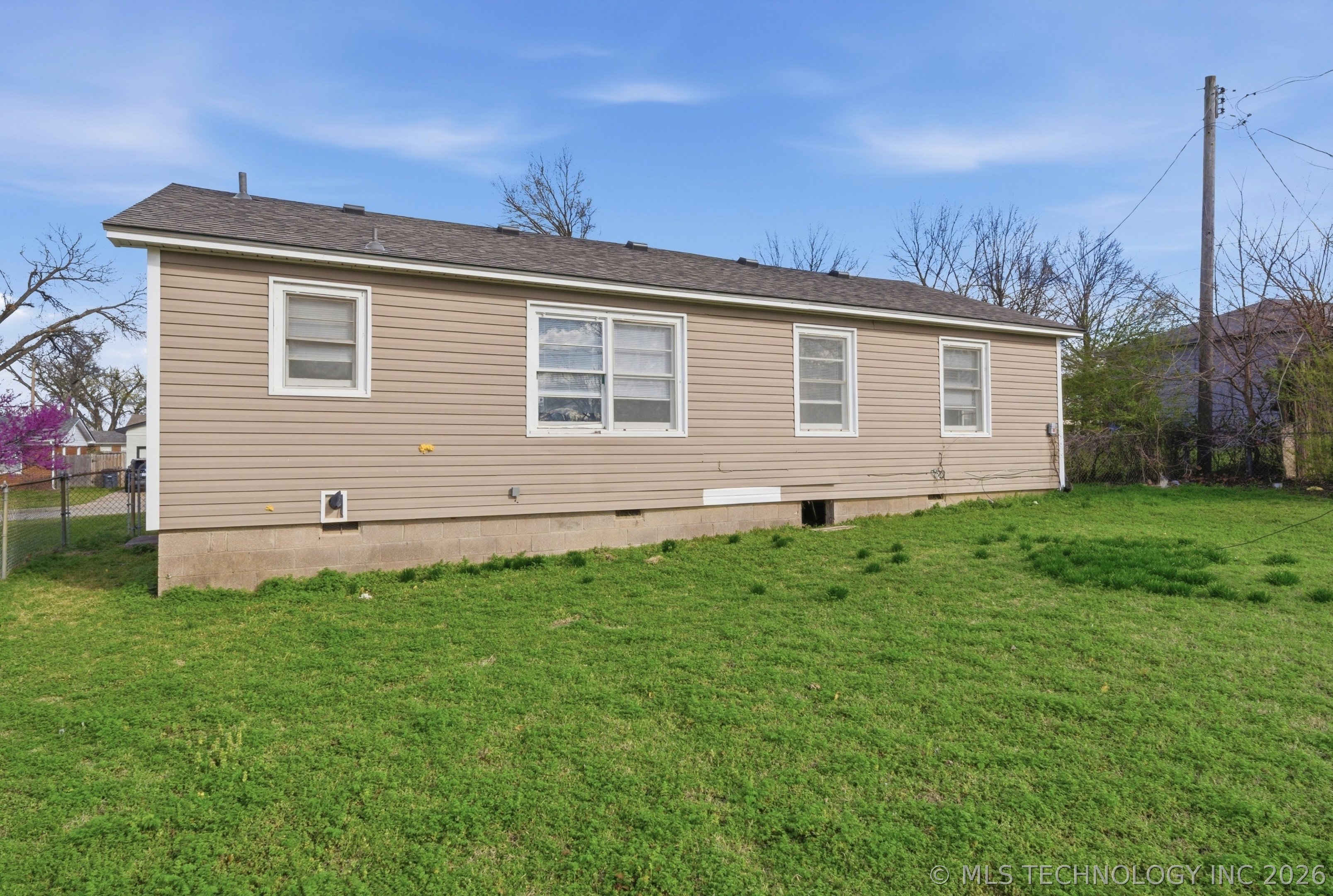 1744 S Lakewood Avenue Property Photo 23