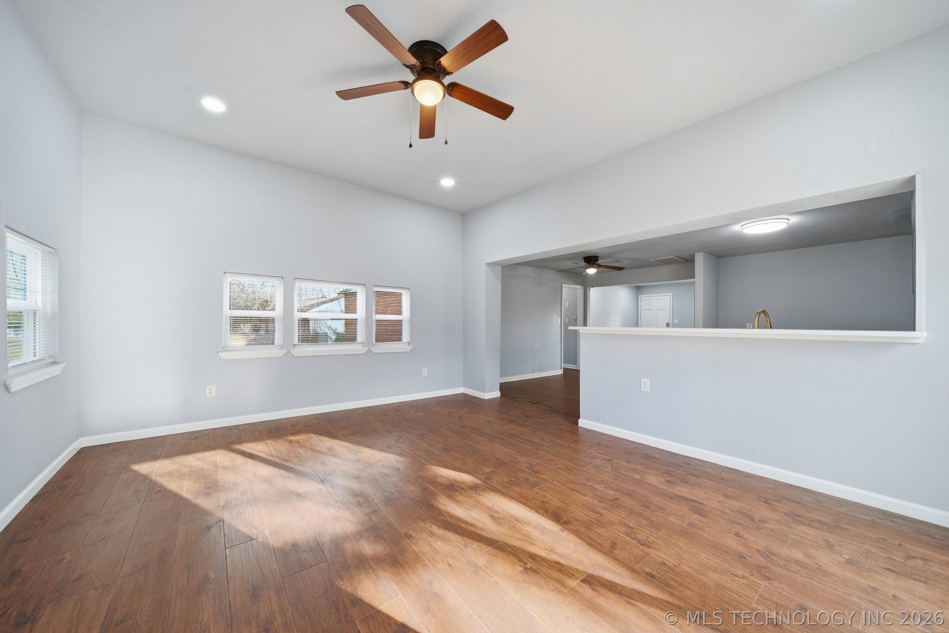 5929 E 7th Street Property Photo 17