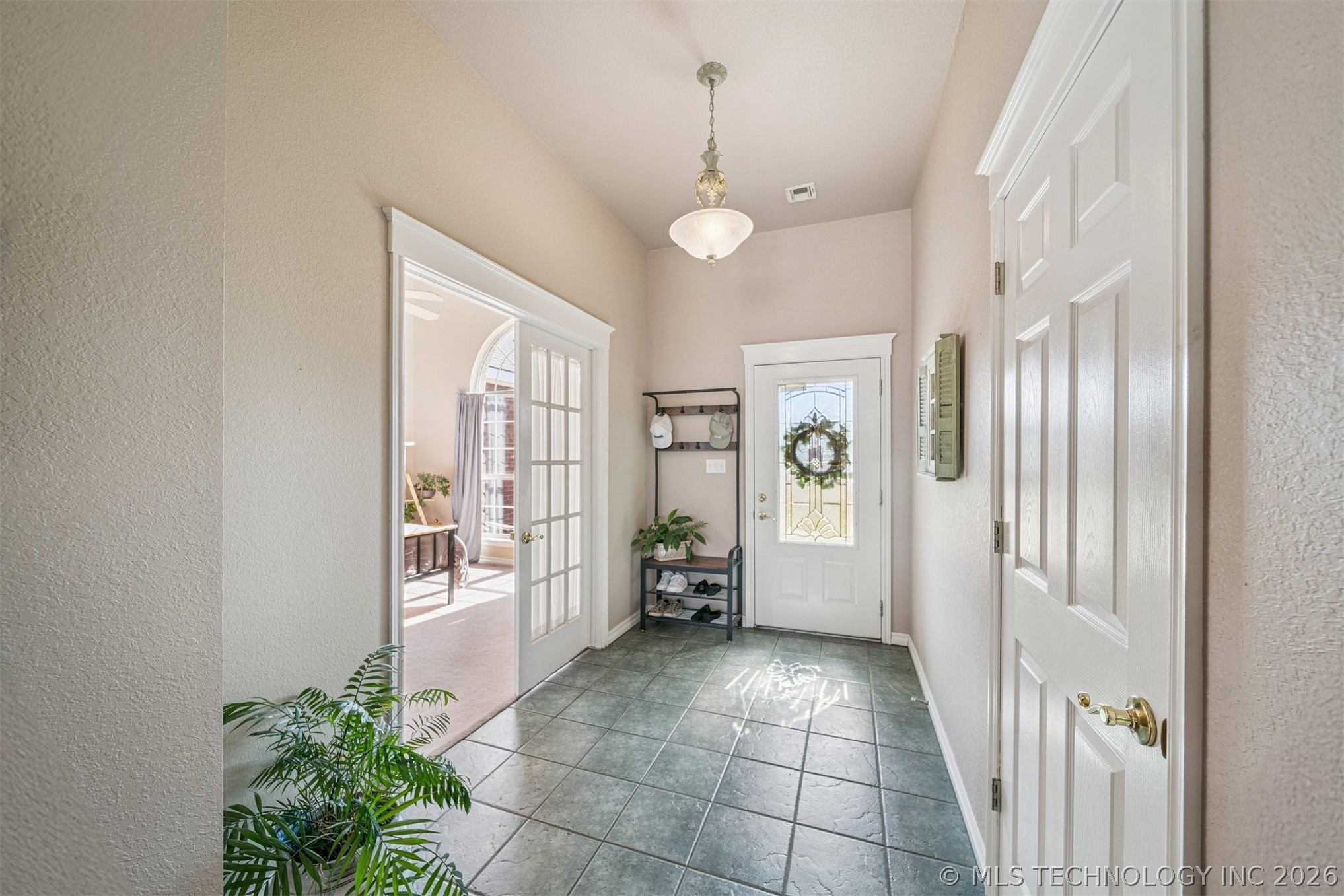 10613 Burton Lane Property Photo 3