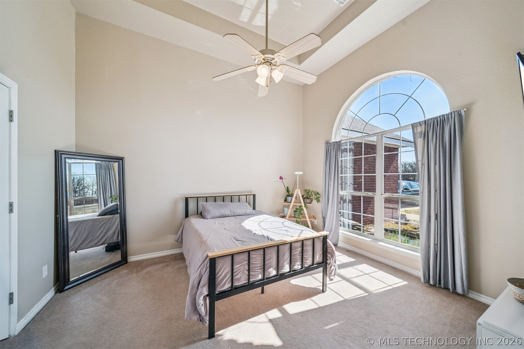 10613 Burton Lane Property Photo 4
