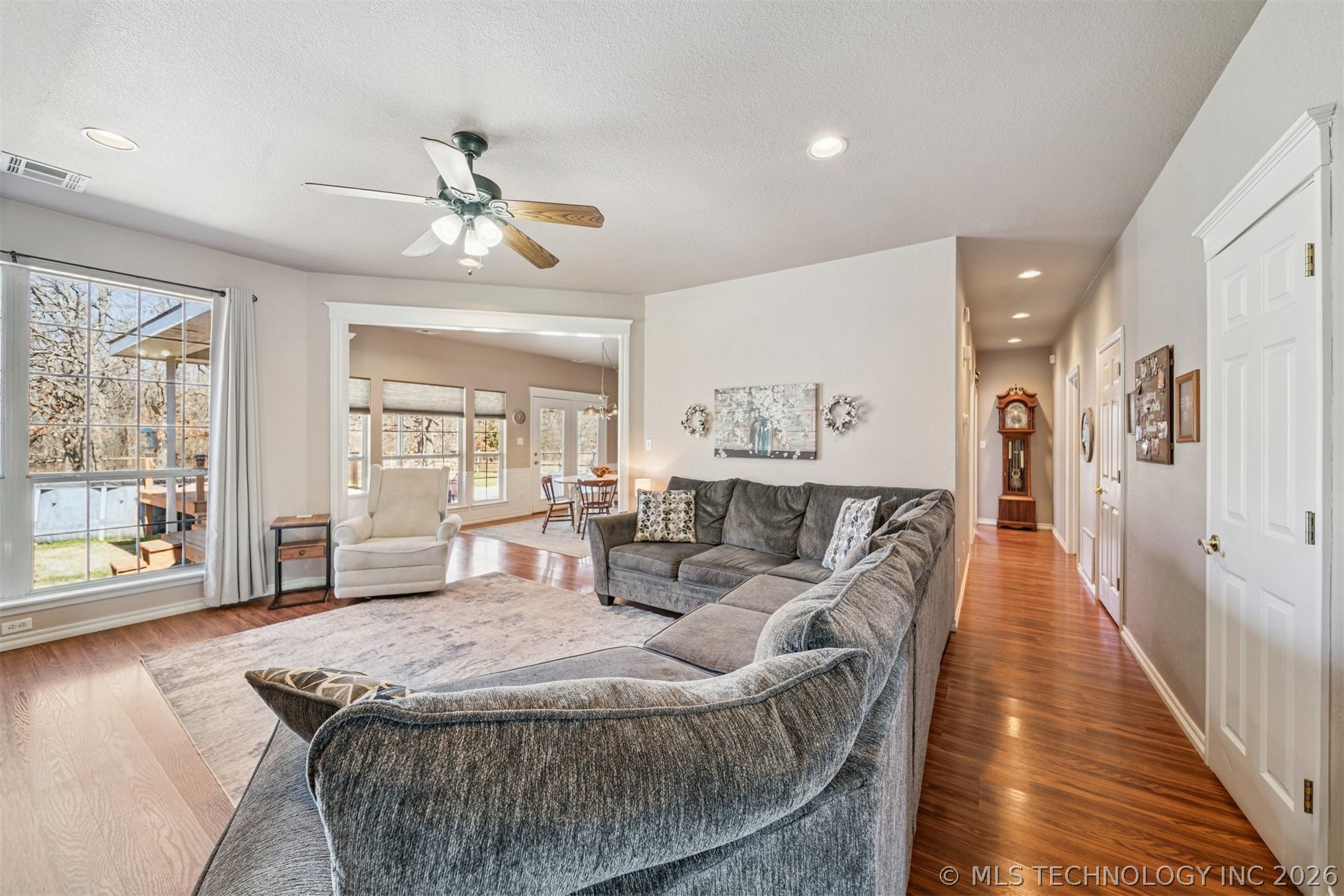 10613 Burton Lane Property Photo 8
