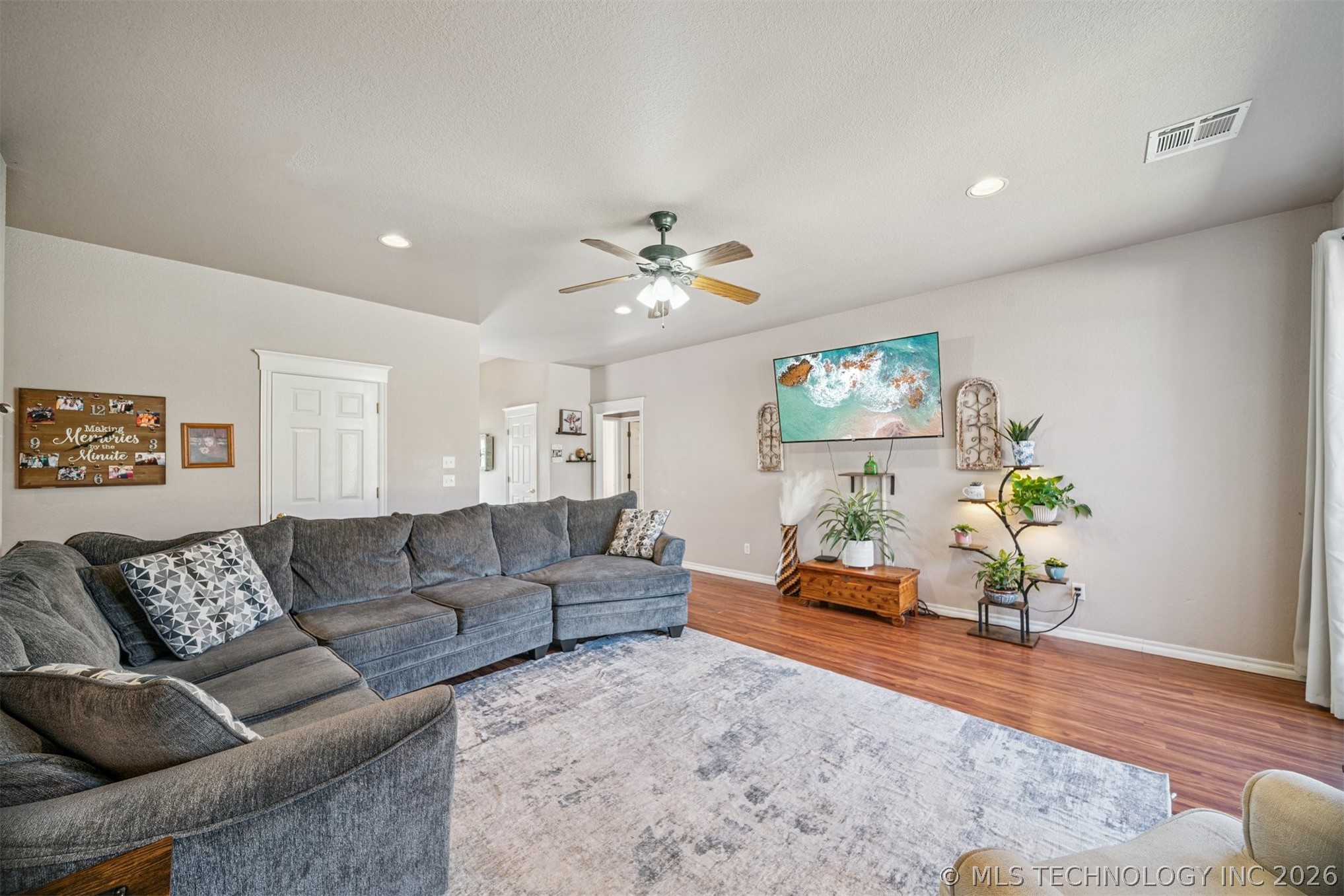 10613 Burton Lane Property Photo 9