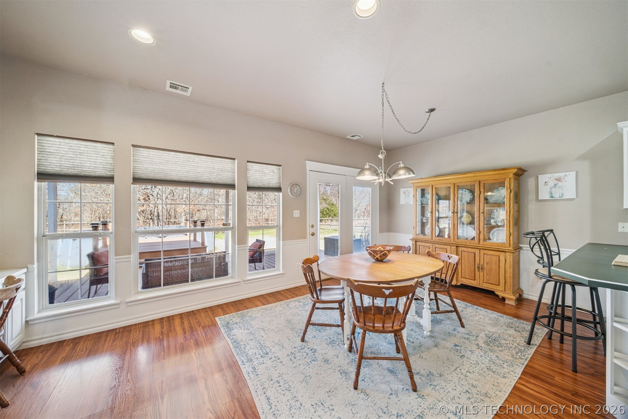 10613 Burton Lane Property Photo 14