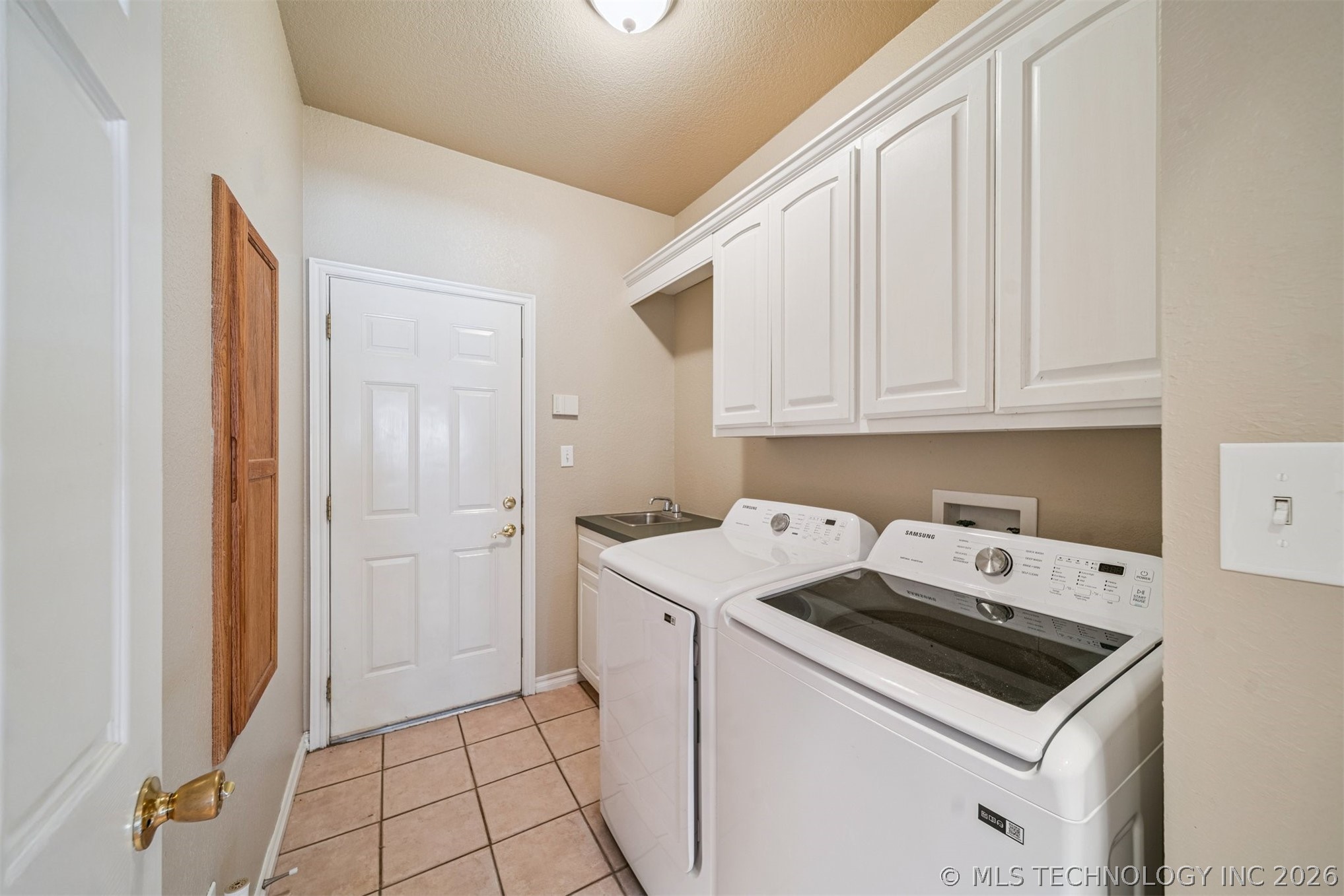 10613 Burton Lane Property Photo 18