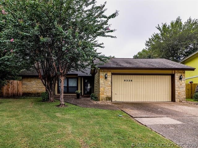 9336 S Lakewood Avenue Property Photo 1