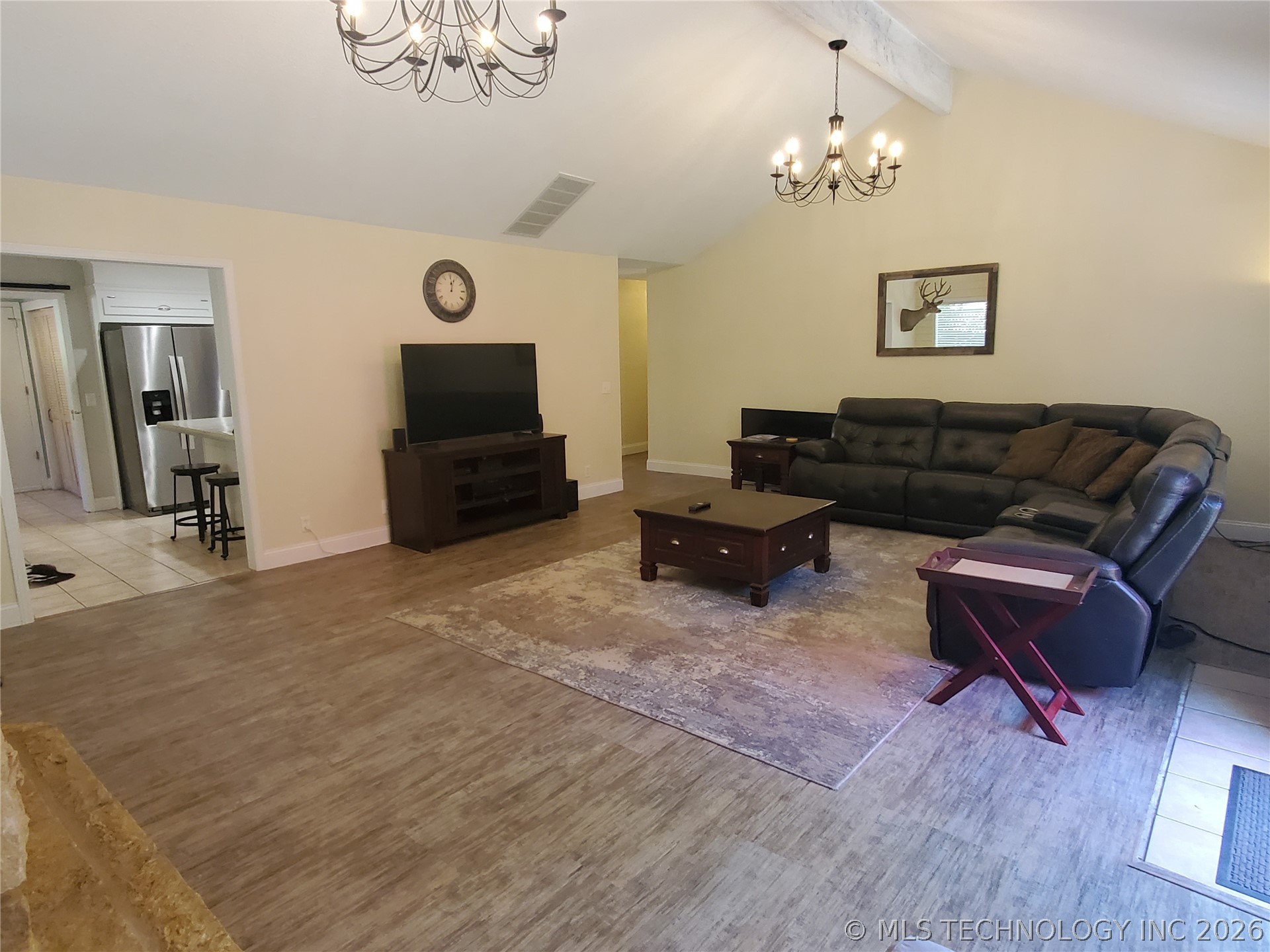 9336 S Lakewood Avenue Property Photo 4