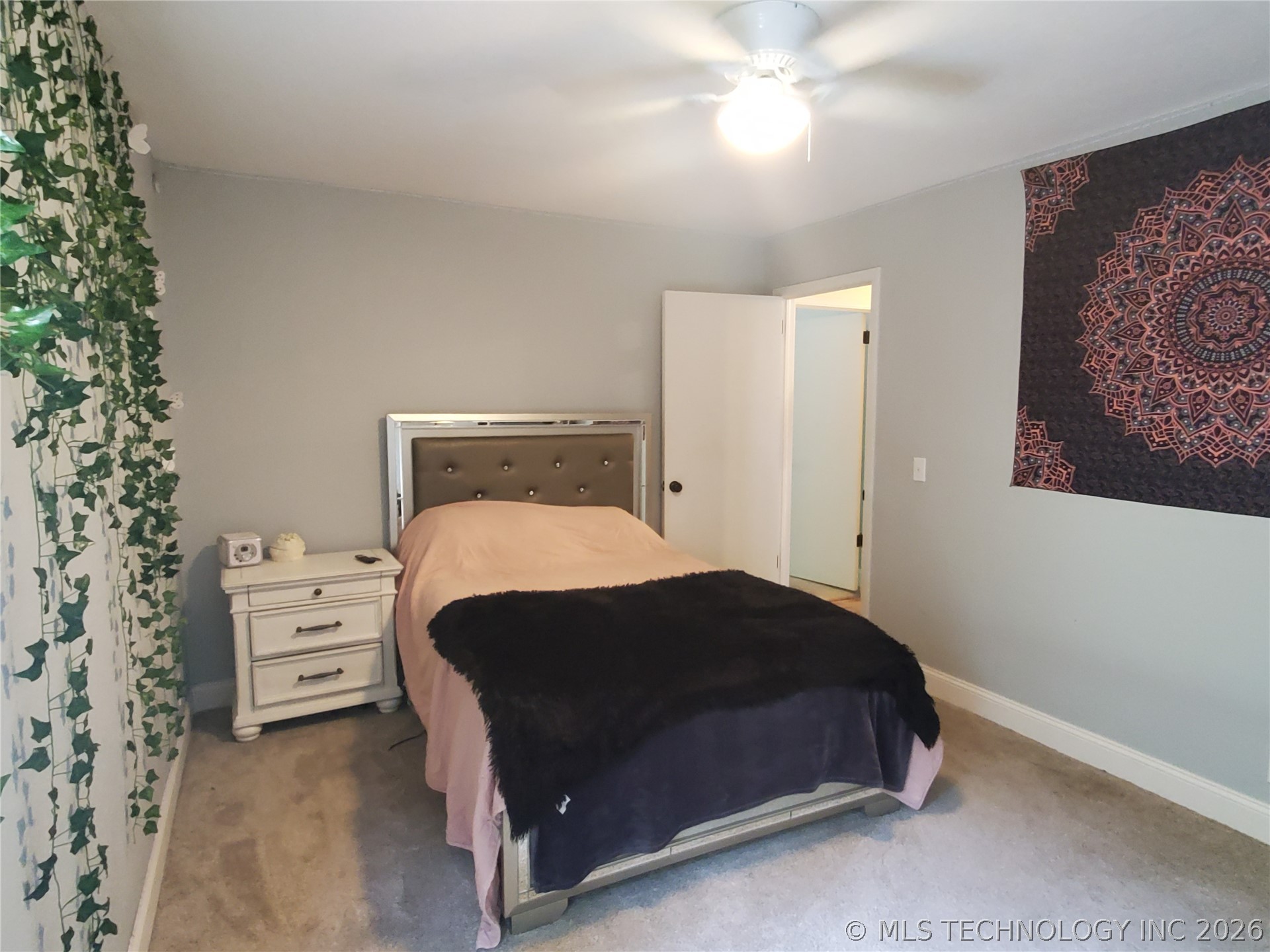 9336 S Lakewood Avenue Property Photo 12
