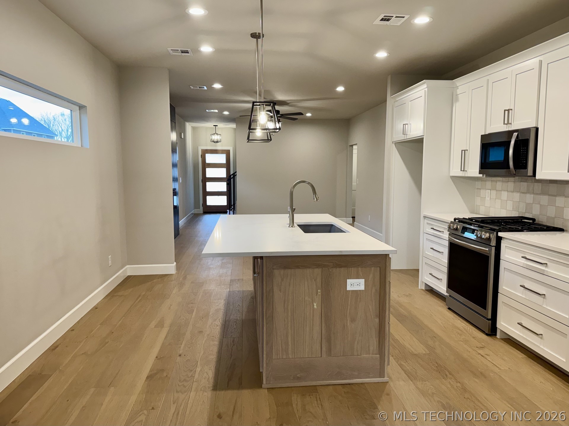 1027 E Delmar Street Property Photo 4