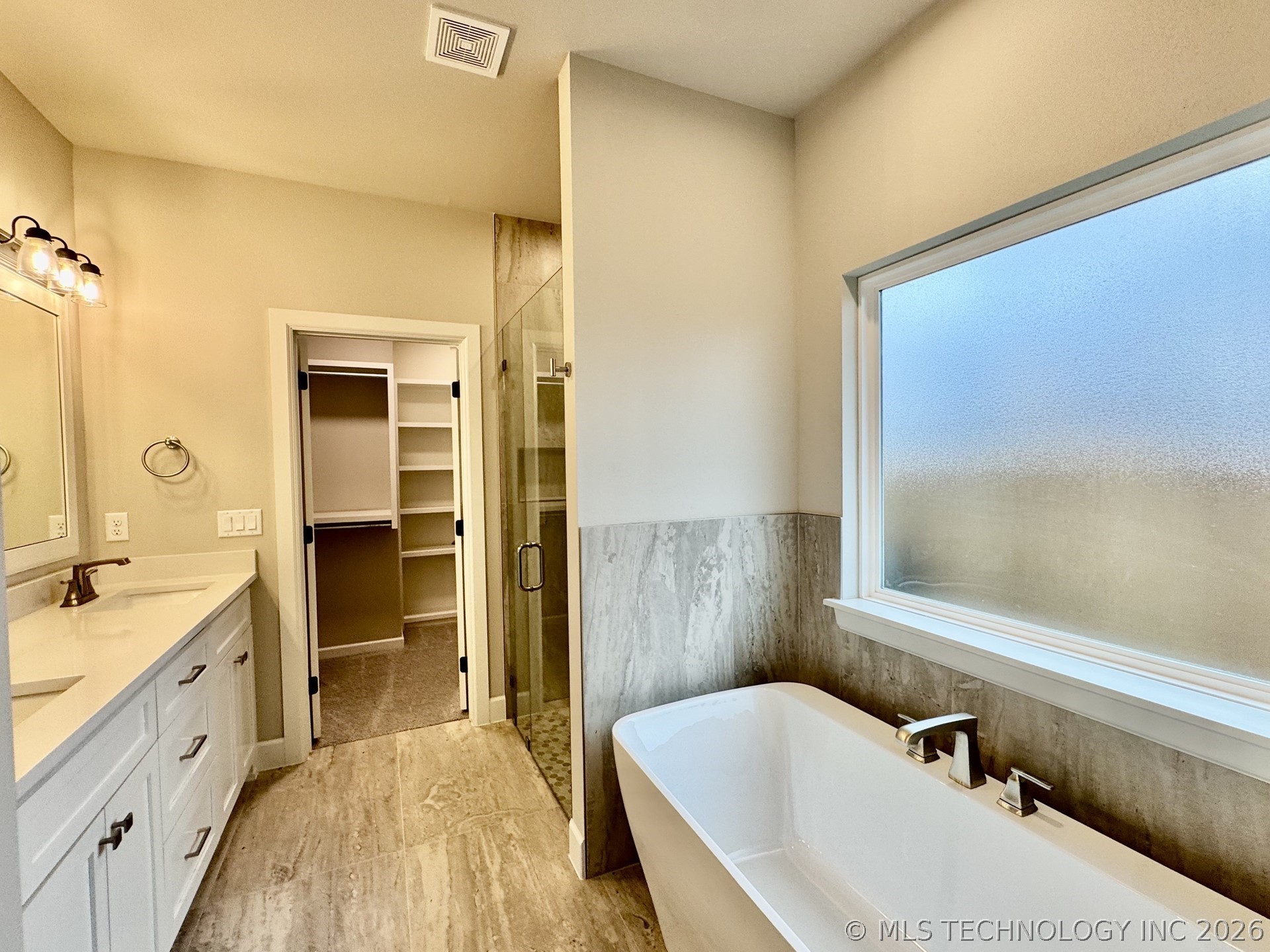 1027 E Delmar Street Property Photo 5