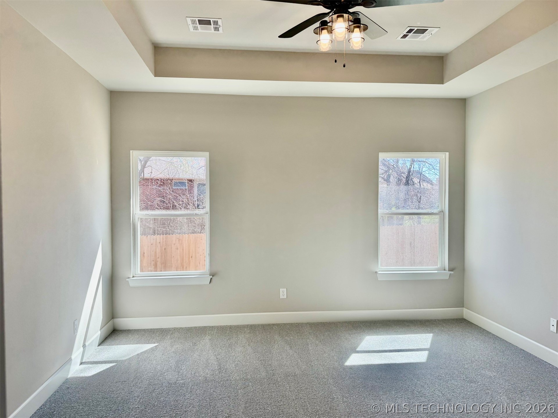1027 E Delmar Street Property Photo 10