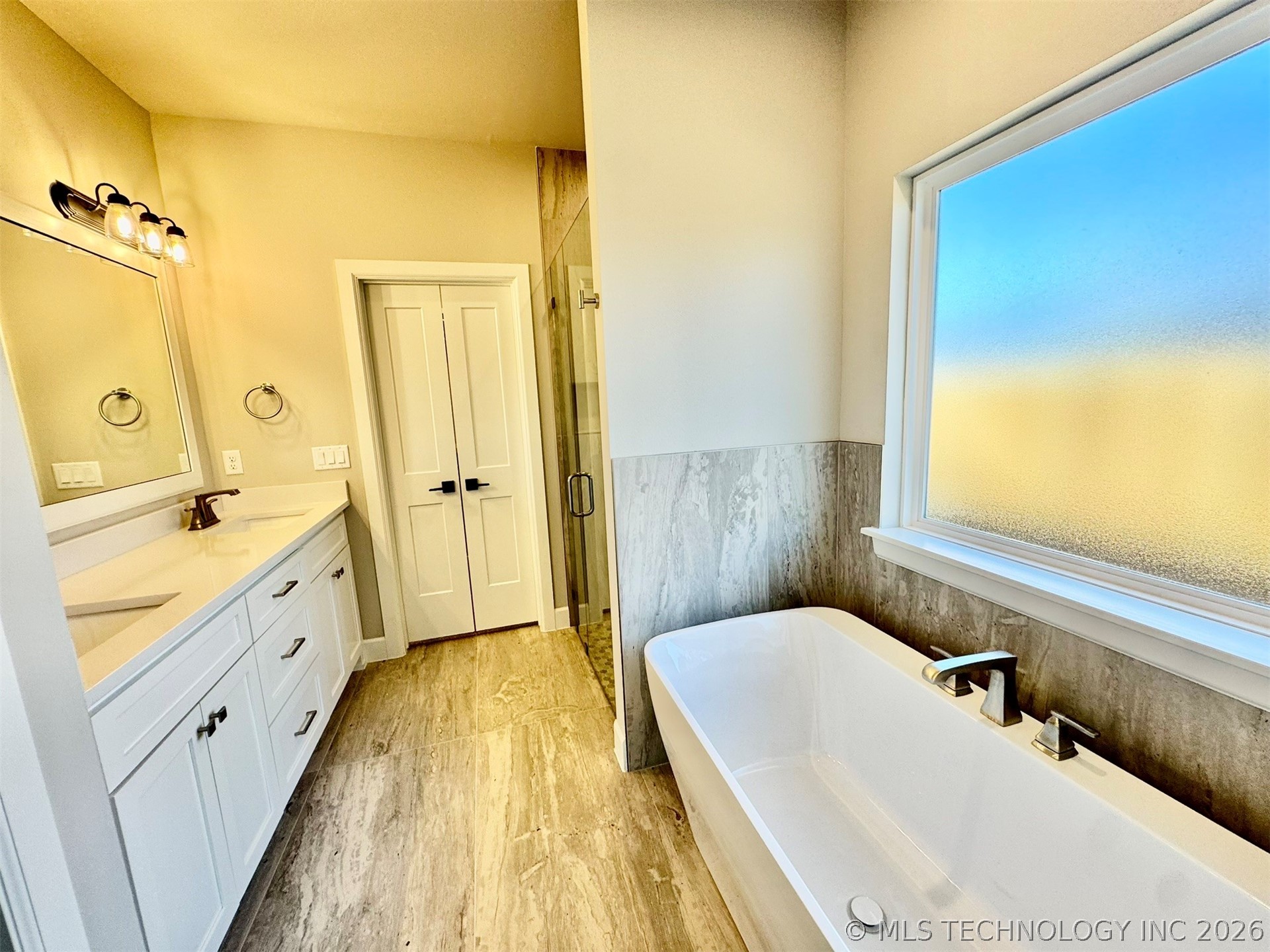 1027 E Delmar Street Property Photo 11