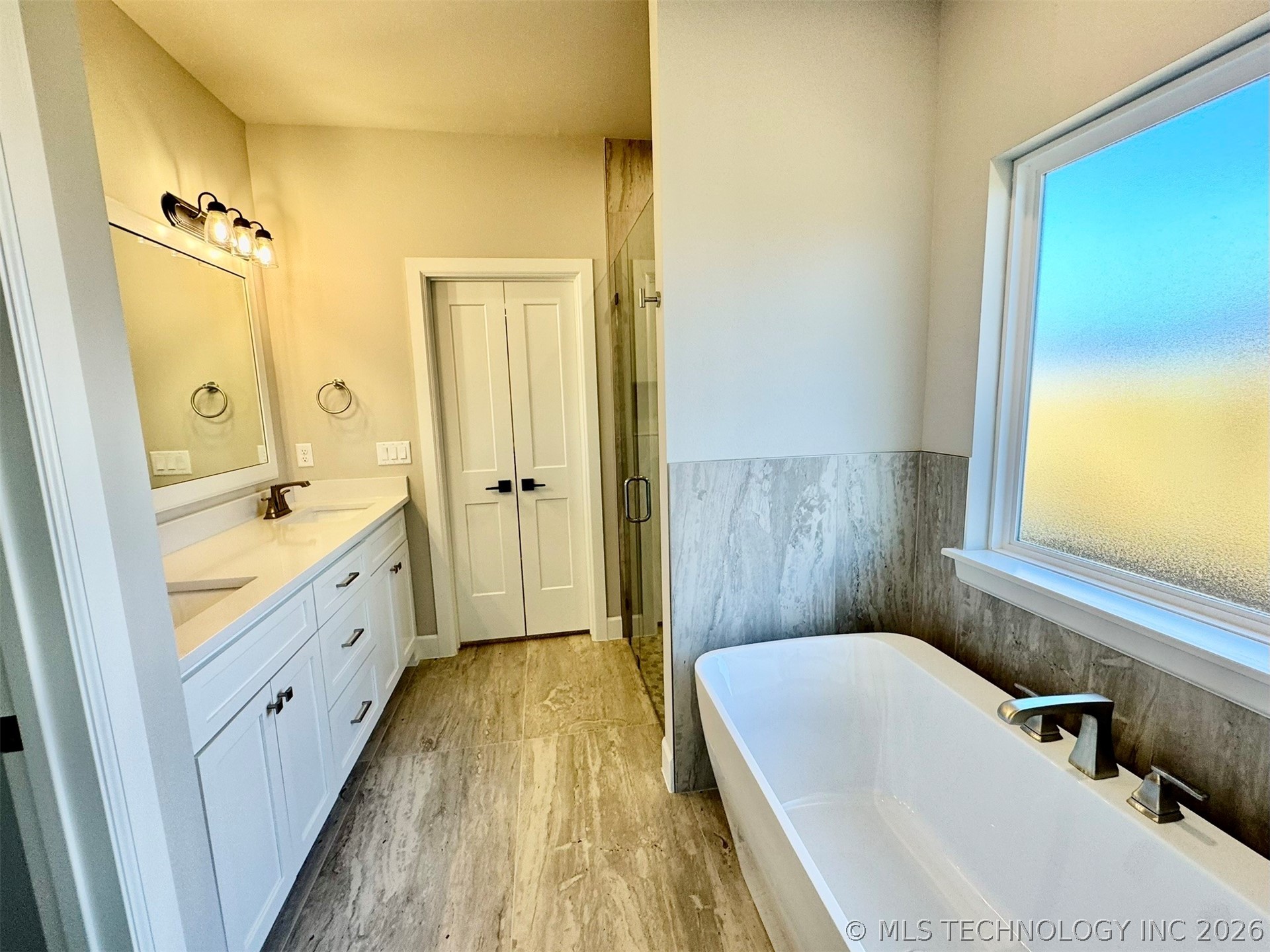 1027 E Delmar Street Property Photo 12