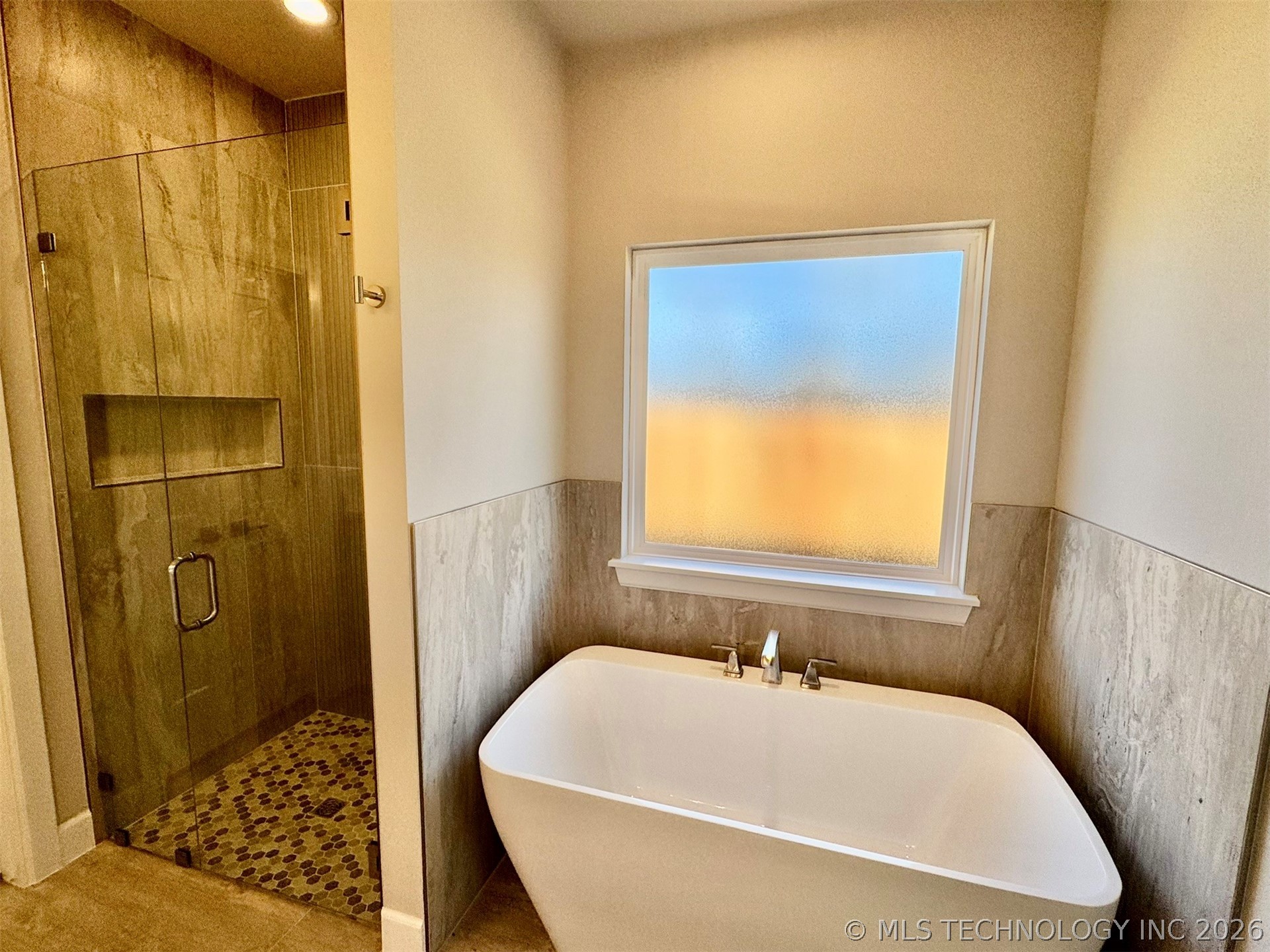 1027 E Delmar Street Property Photo 13
