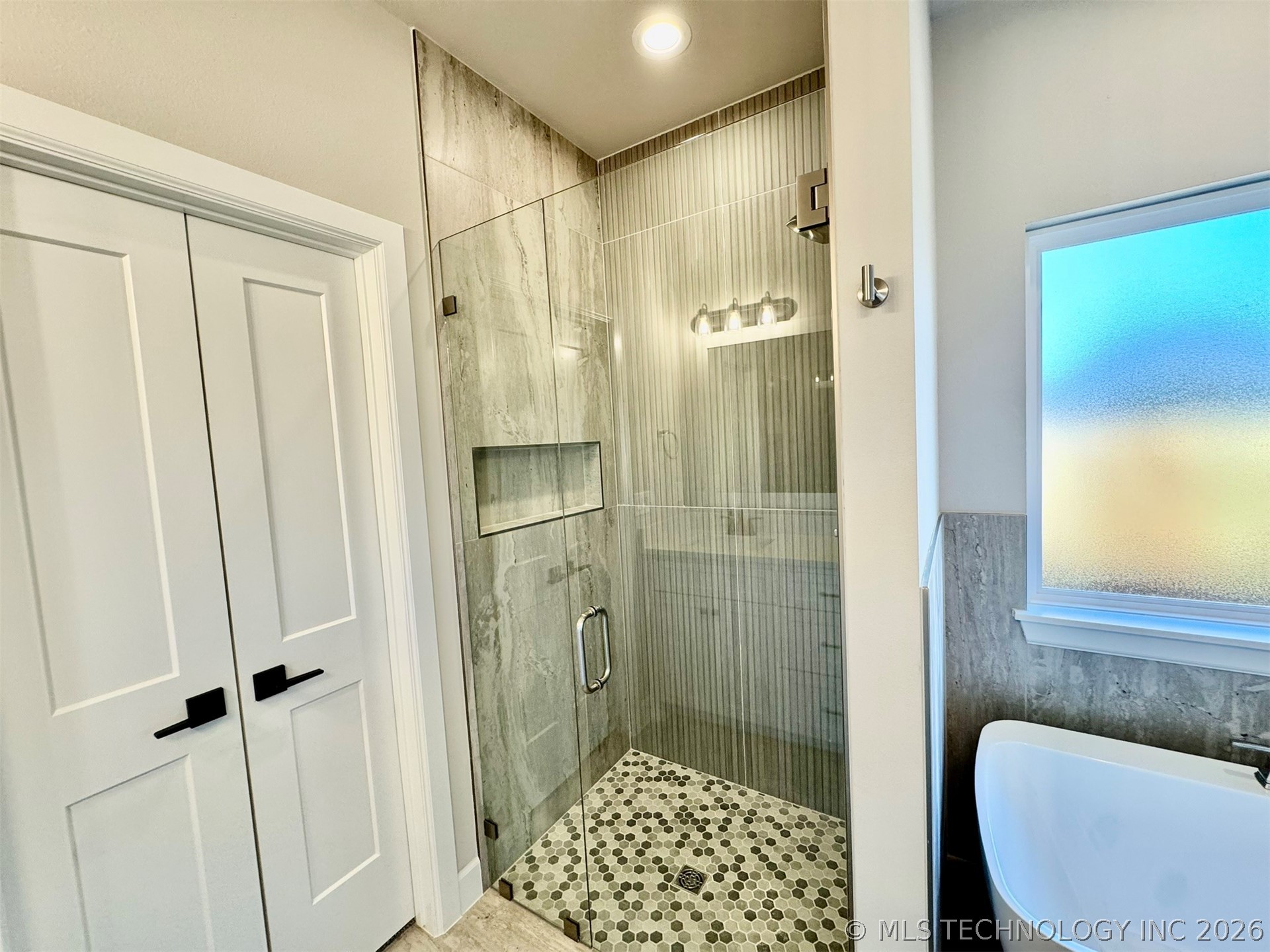 1027 E Delmar Street Property Photo 14