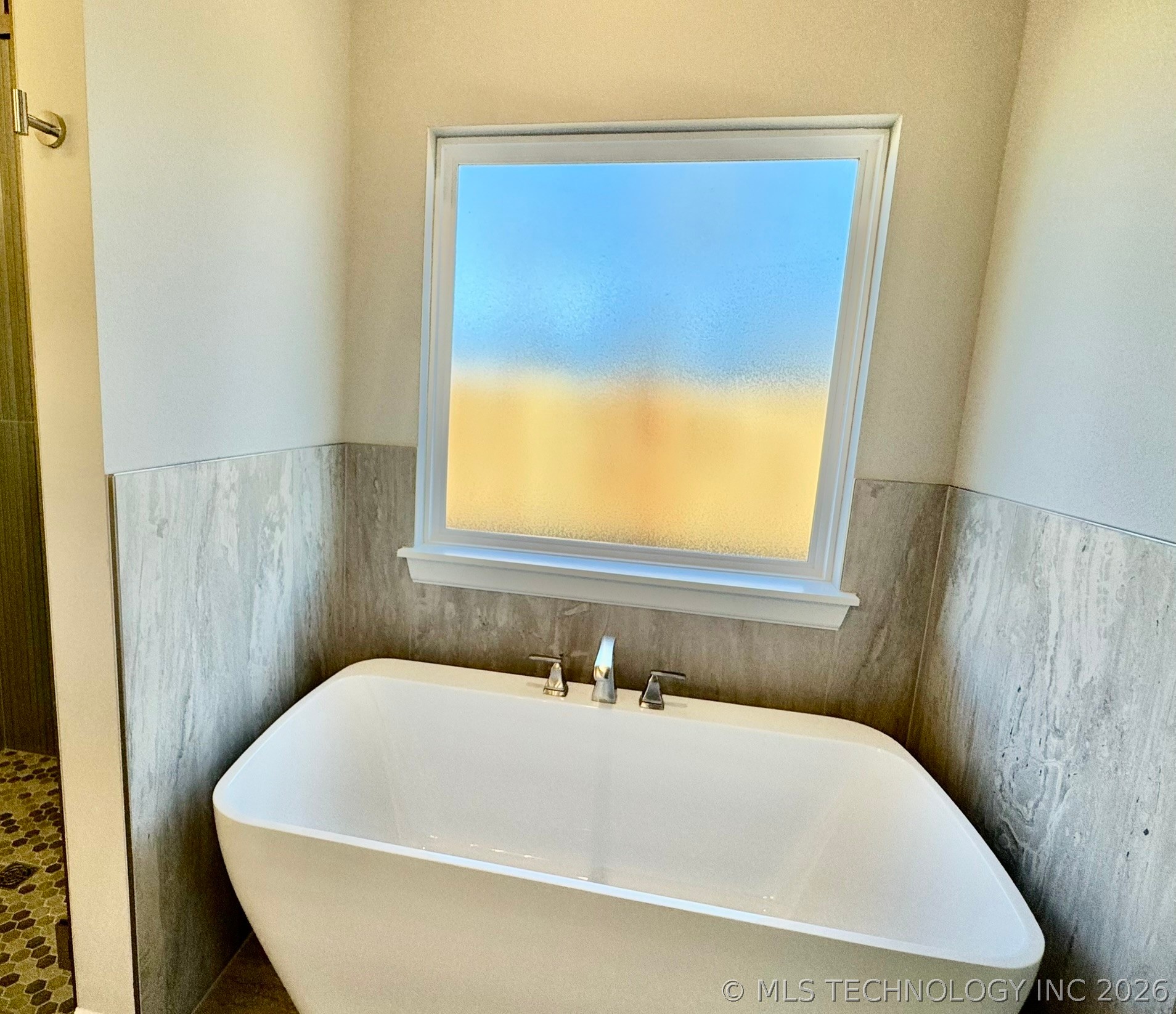 1027 E Delmar Street Property Photo 15