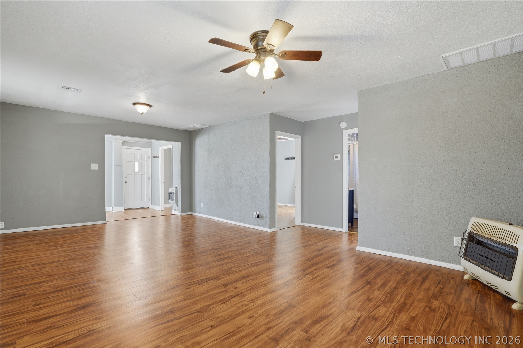 307 E 3rd Street Property Photo 7
