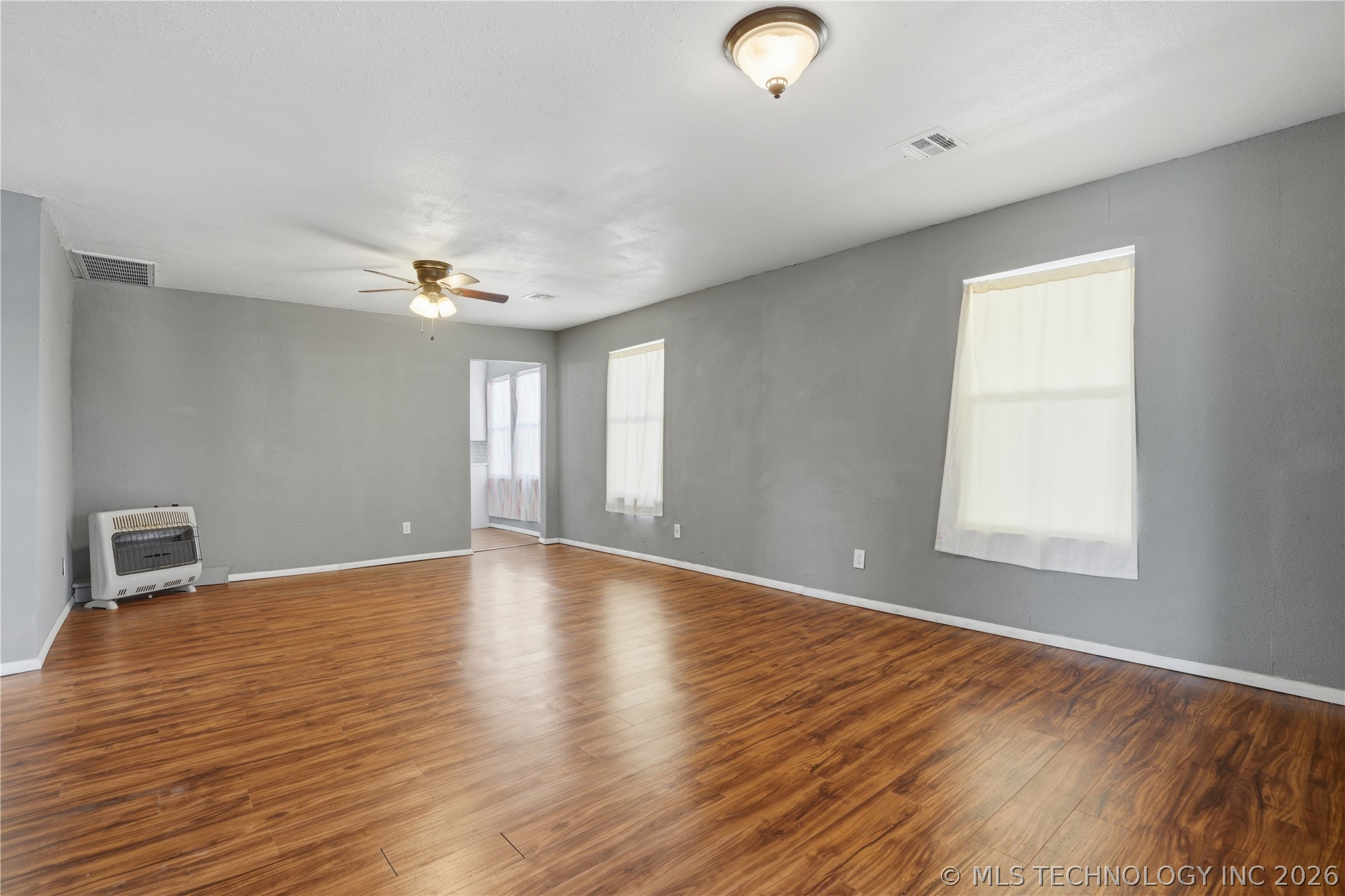 307 E 3rd Street Property Photo 8