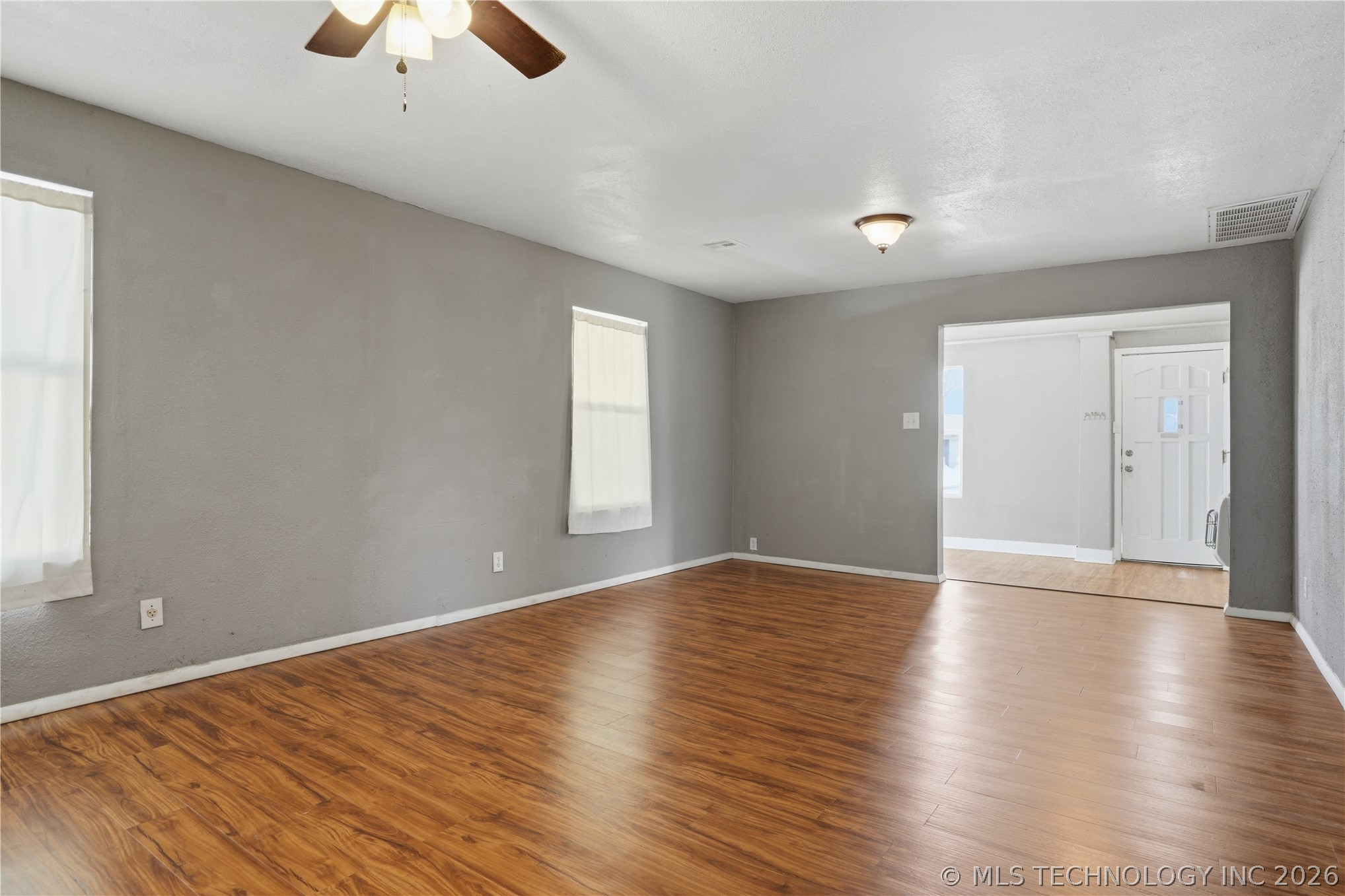 307 E 3rd Street Property Photo 9