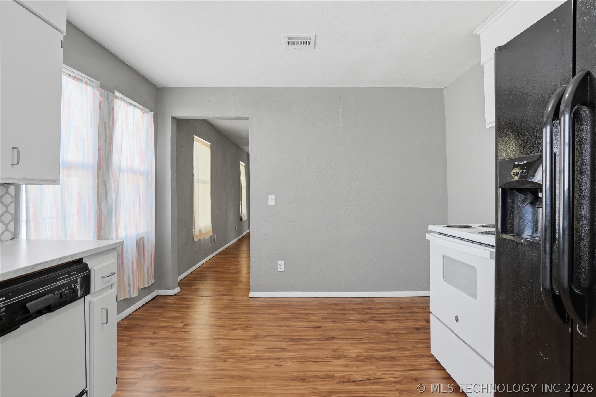 307 E 3rd Street Property Photo 11