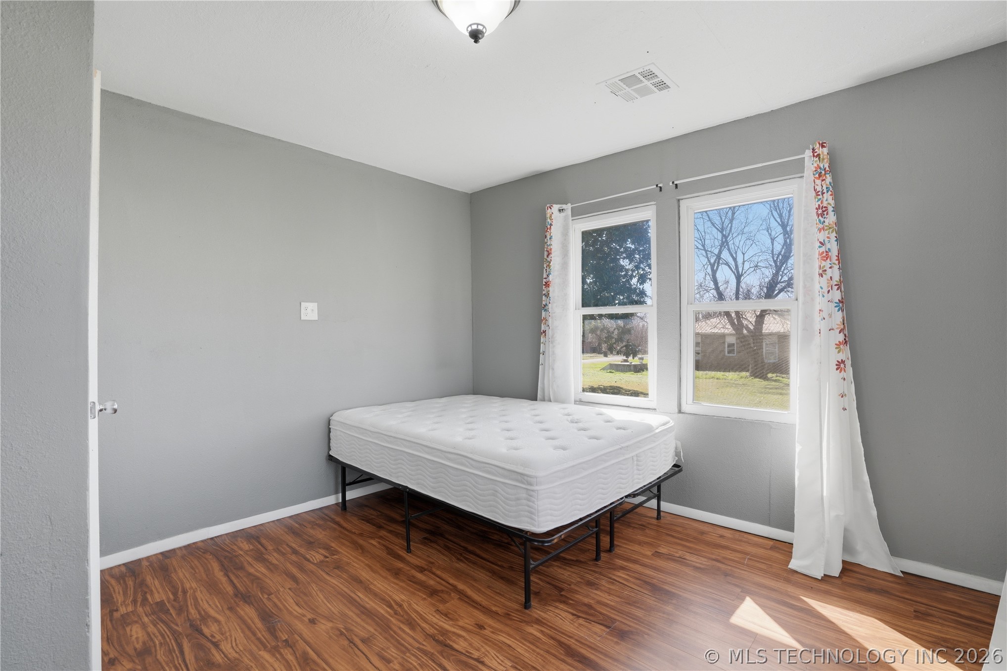 307 E 3rd Street Property Photo 14