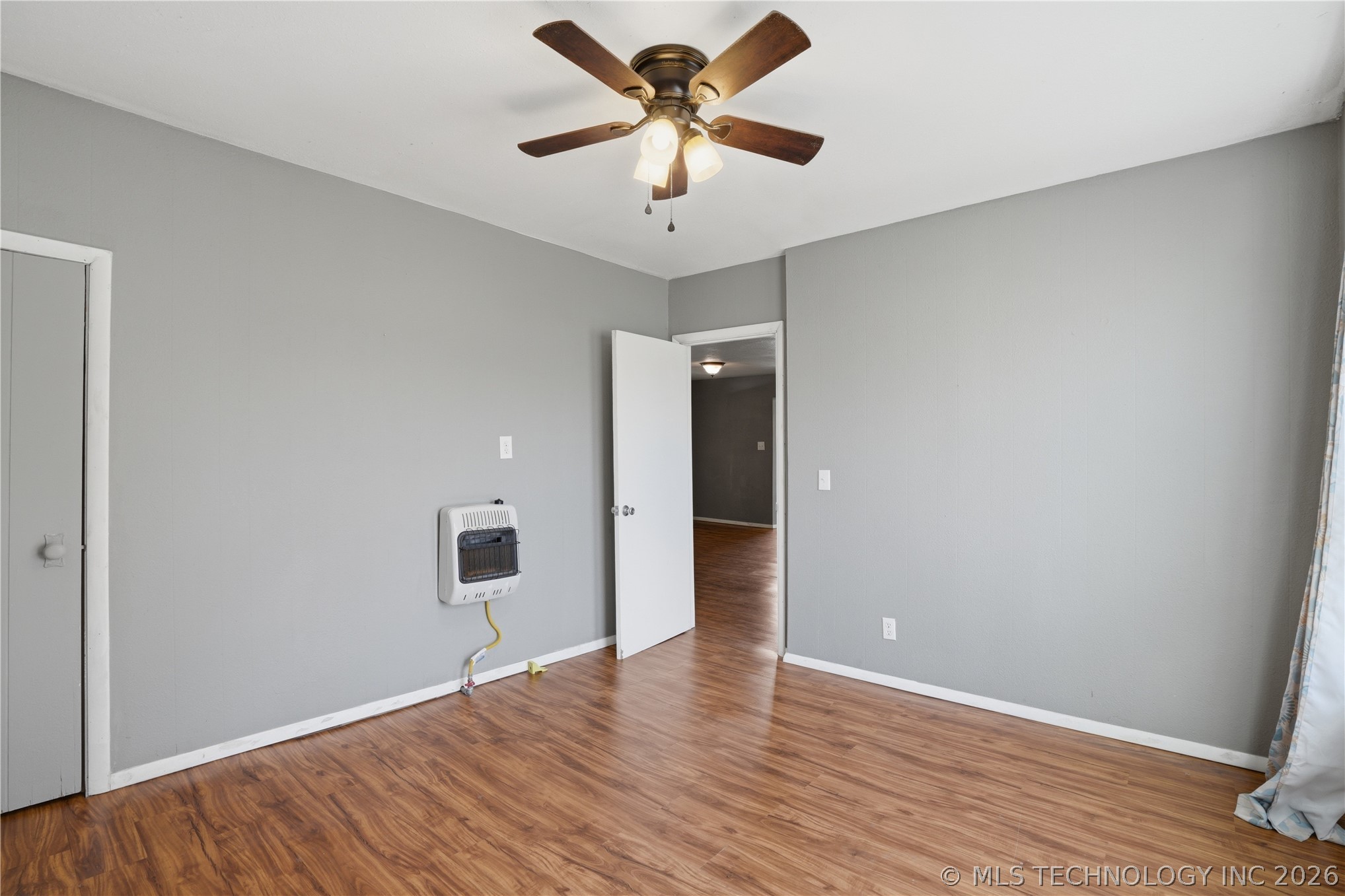 307 E 3rd Street Property Photo 17