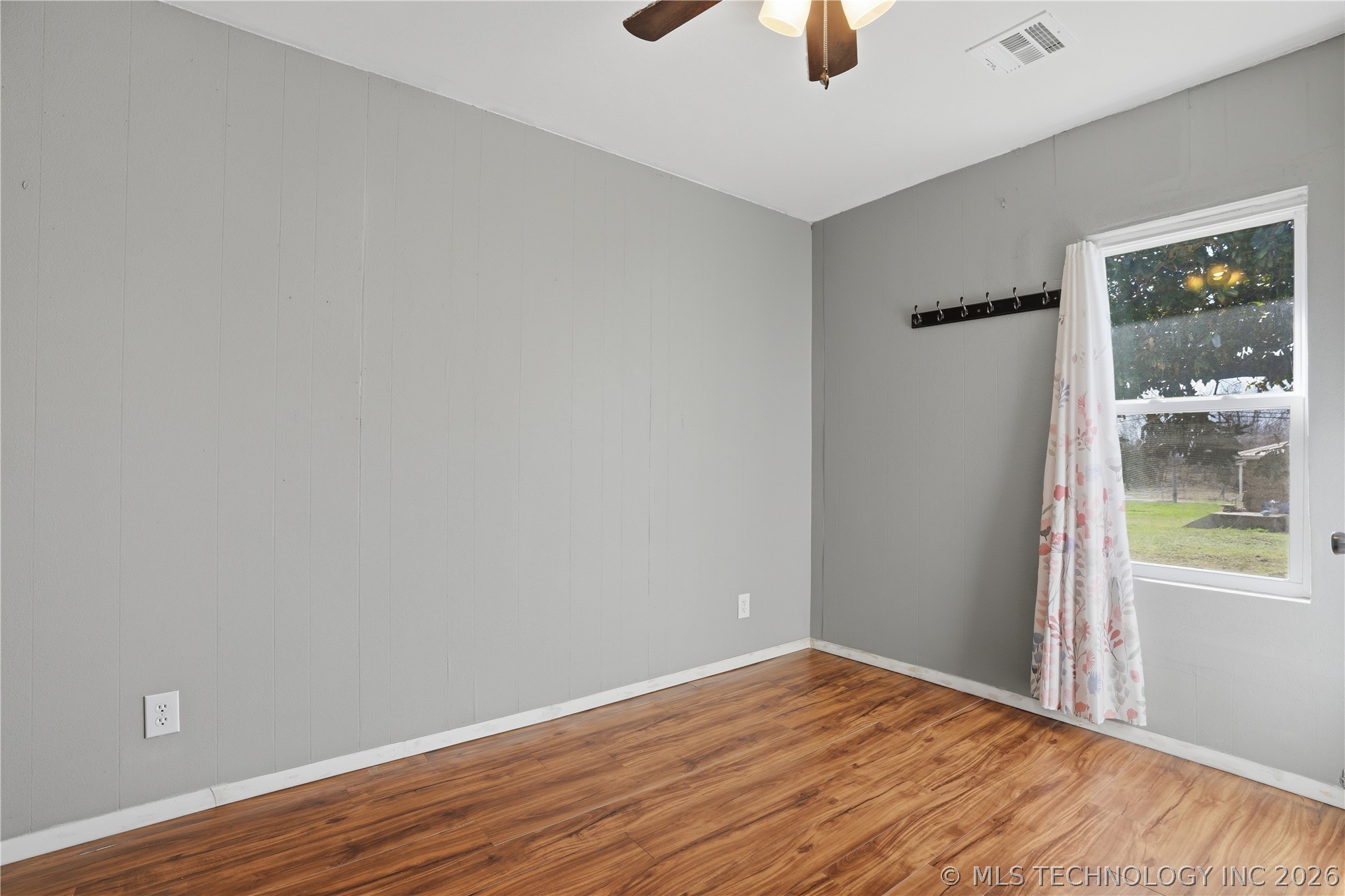 307 E 3rd Street Property Photo 22