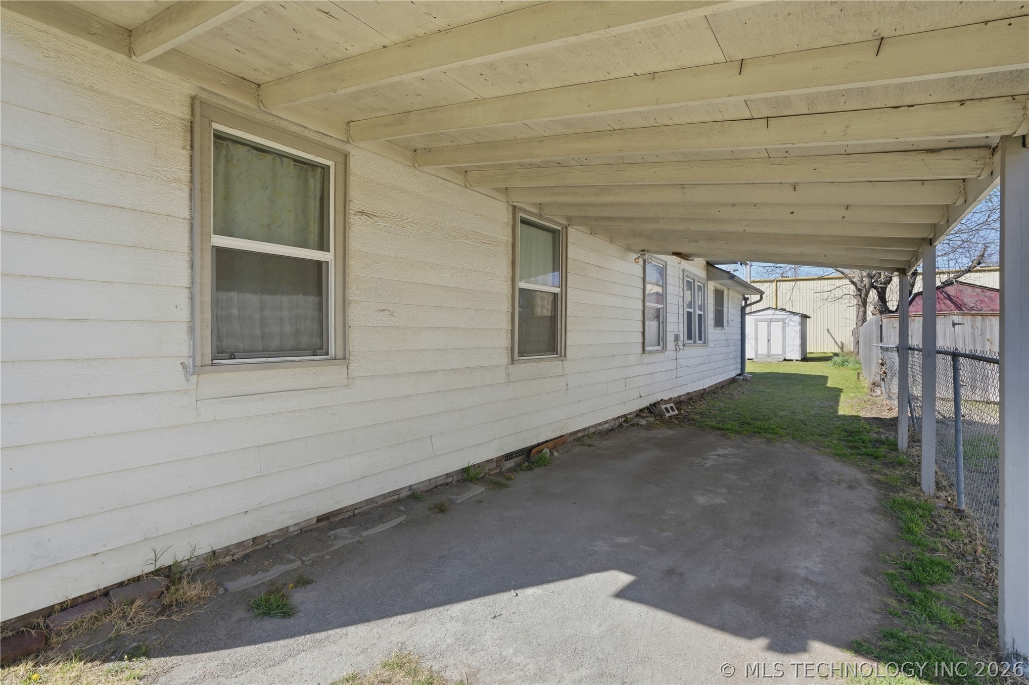 307 E 3rd Street Property Photo 24