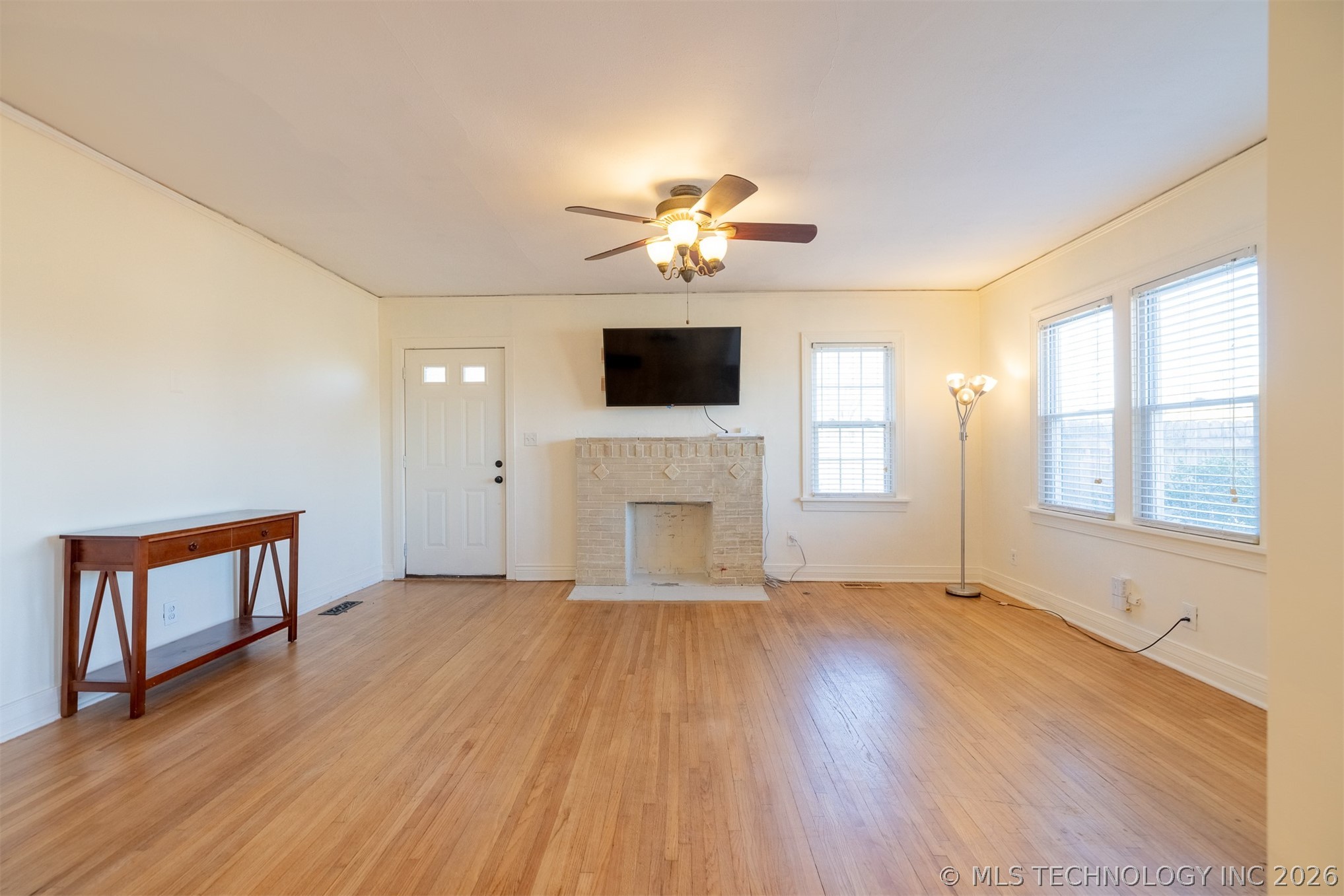 103 S Knoxville Avenue Property Photo 3