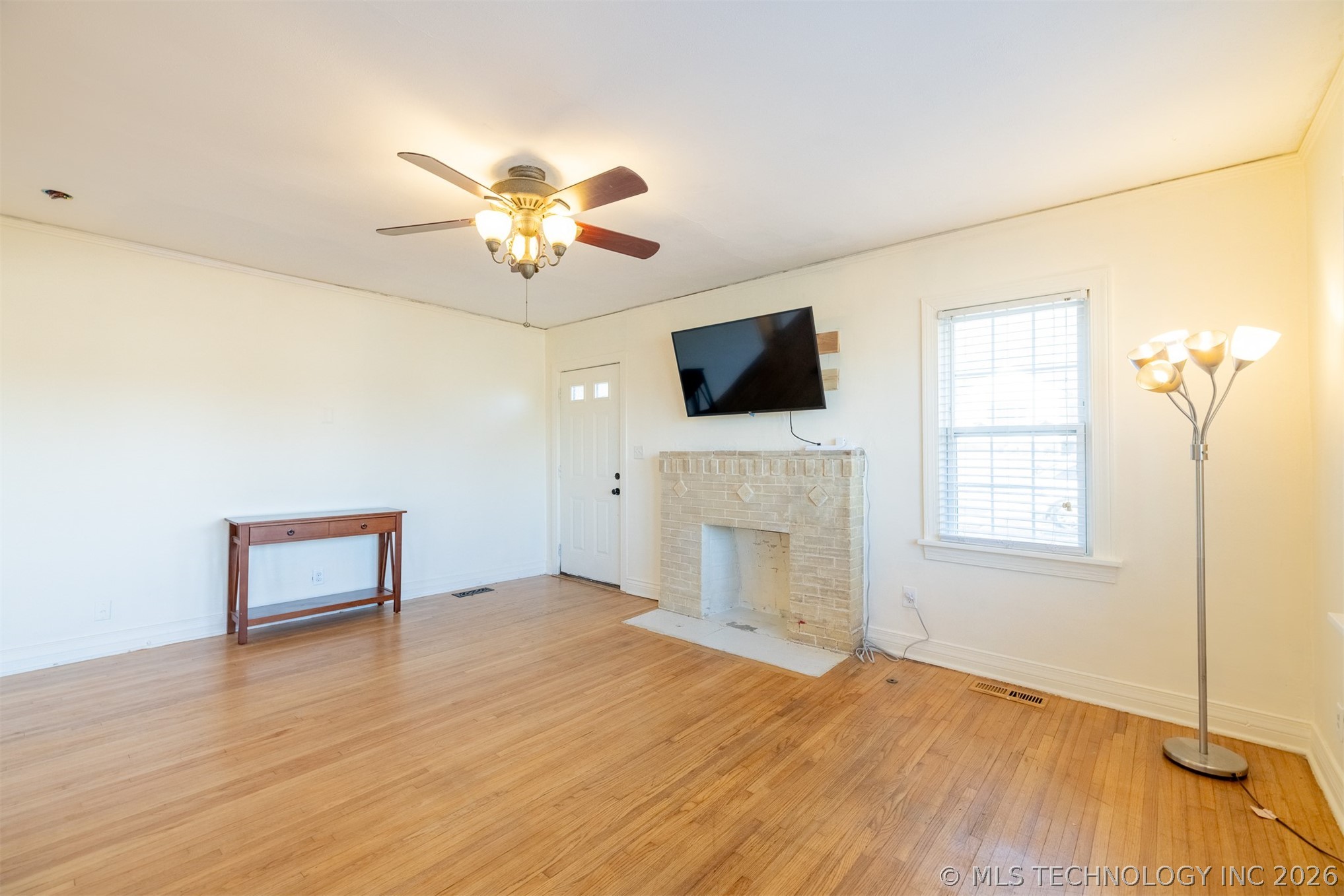 103 S Knoxville Avenue Property Photo 5