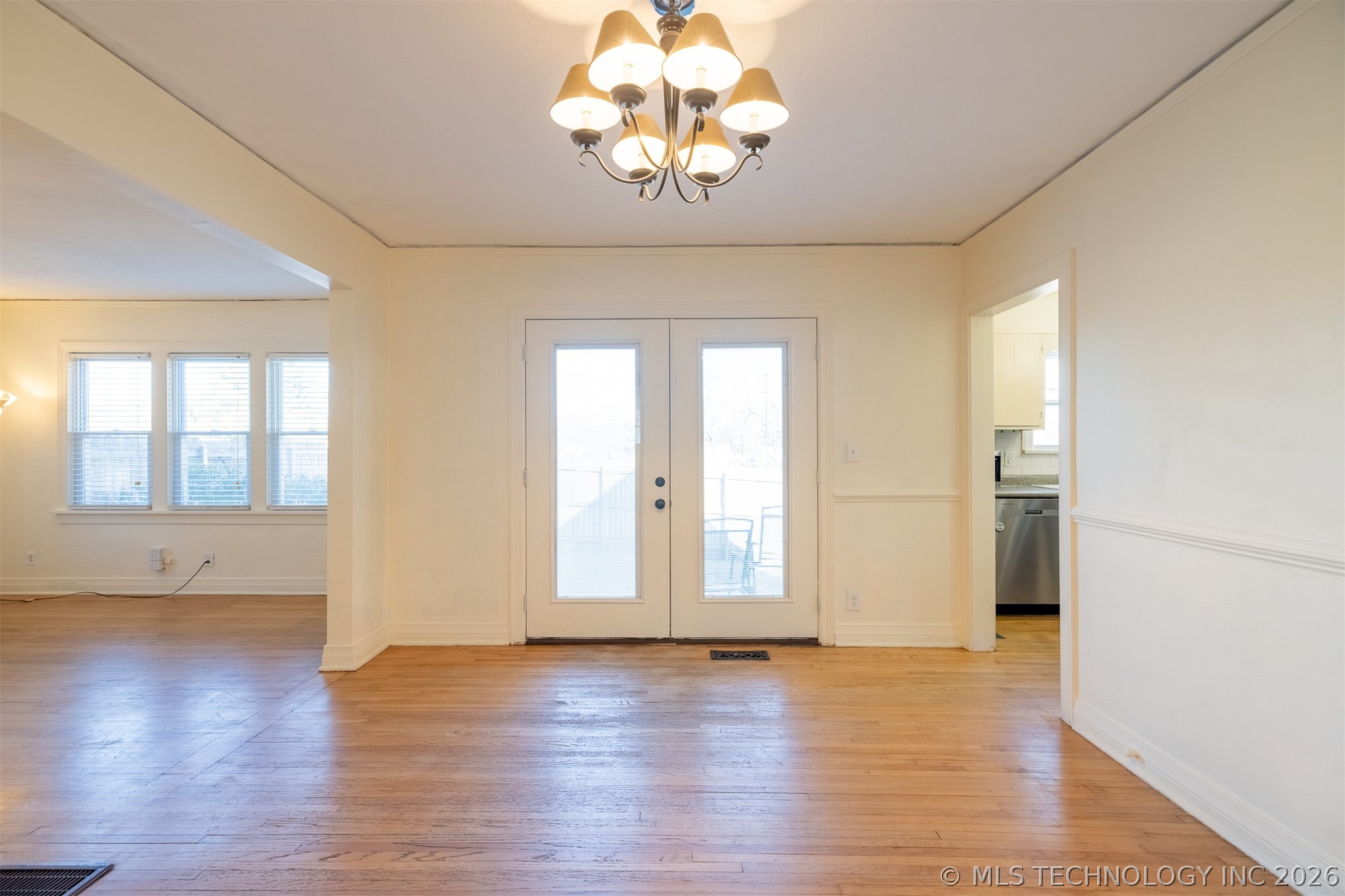103 S Knoxville Avenue Property Photo 7
