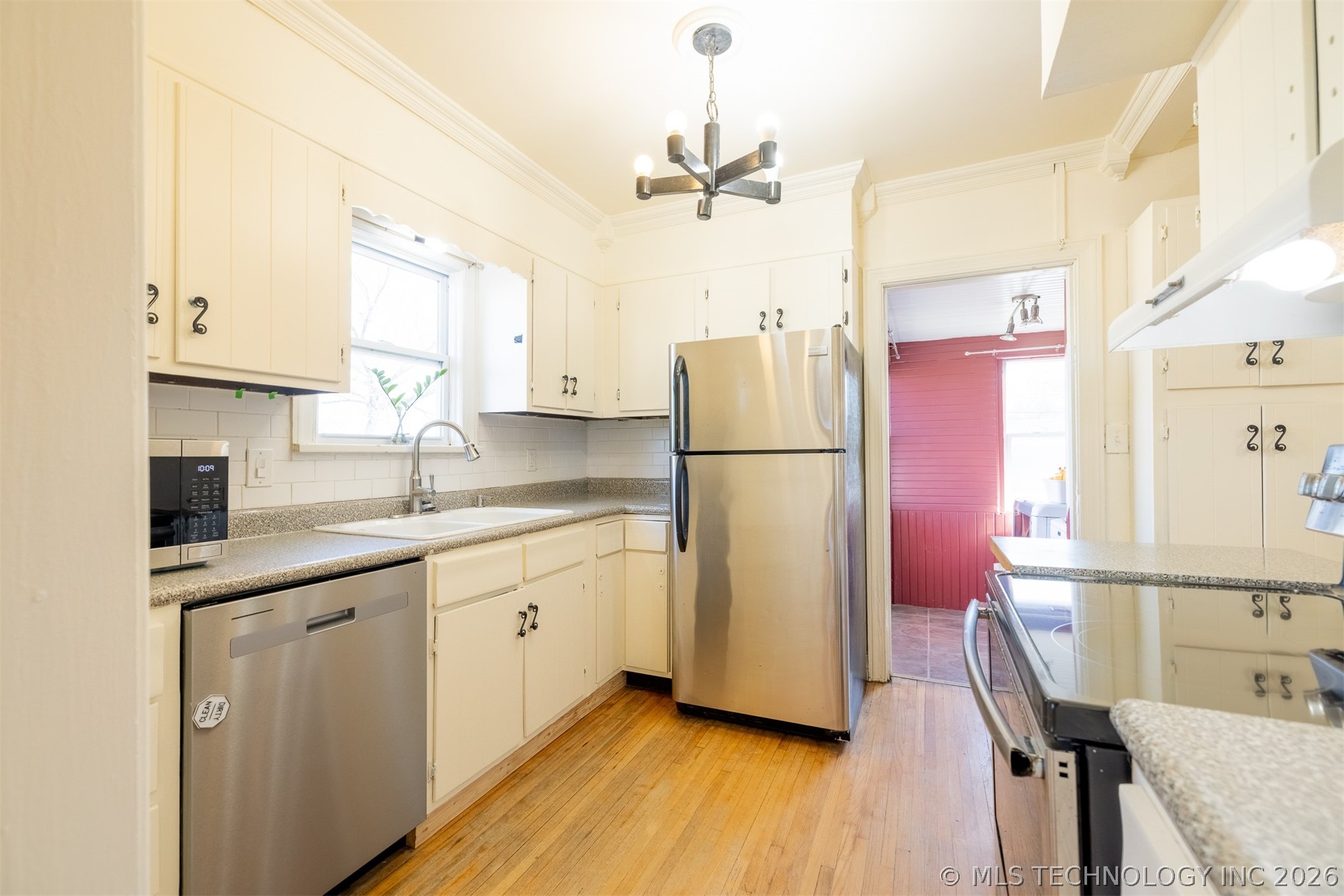 103 S Knoxville Avenue Property Photo 12
