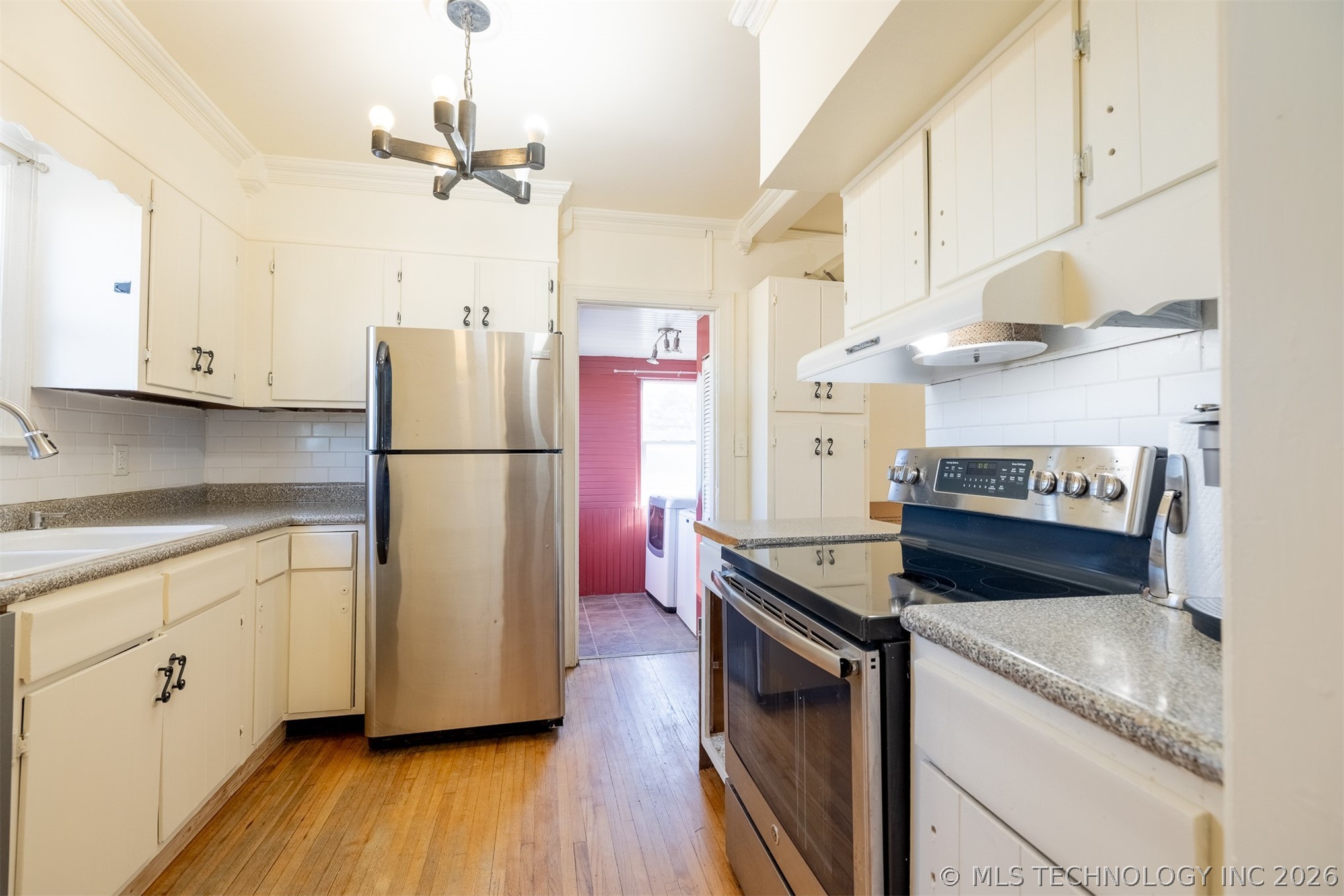 103 S Knoxville Avenue Property Photo 13