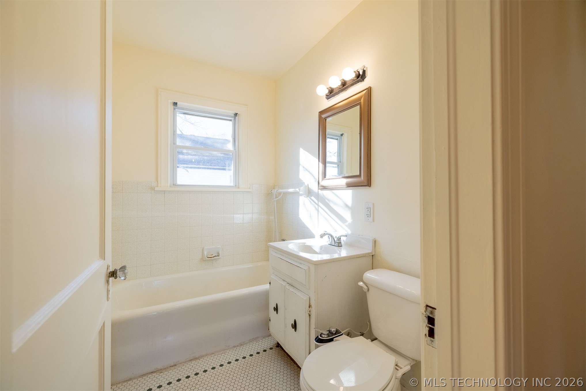 103 S Knoxville Avenue Property Photo 27